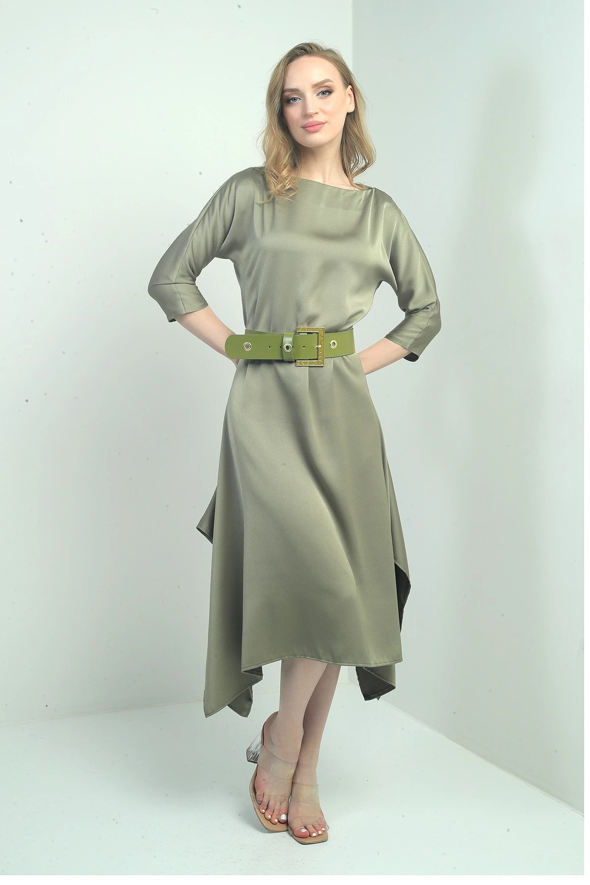 Kadın Çeyrek Kollu Beli Kemerli Asimetrik Krep Saten Midi Elbise