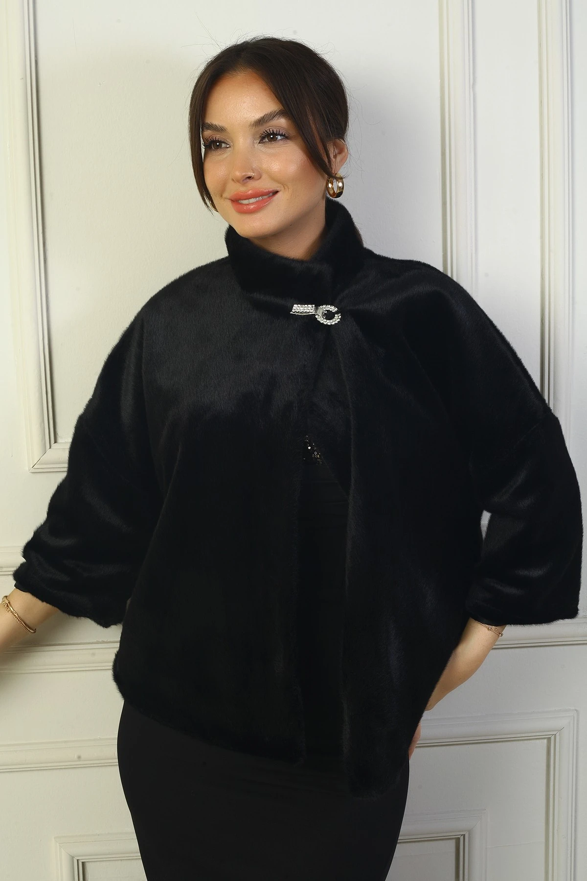 Kadın Taş Tokalı İçi Astarlı Kürk Ceket