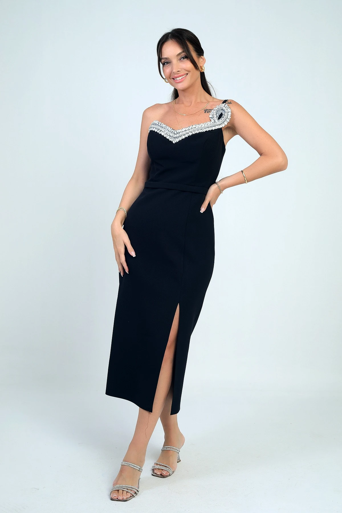 Kadın İnce Tek Askılı Taş Detaylı Balenli Krep Midi Elbise