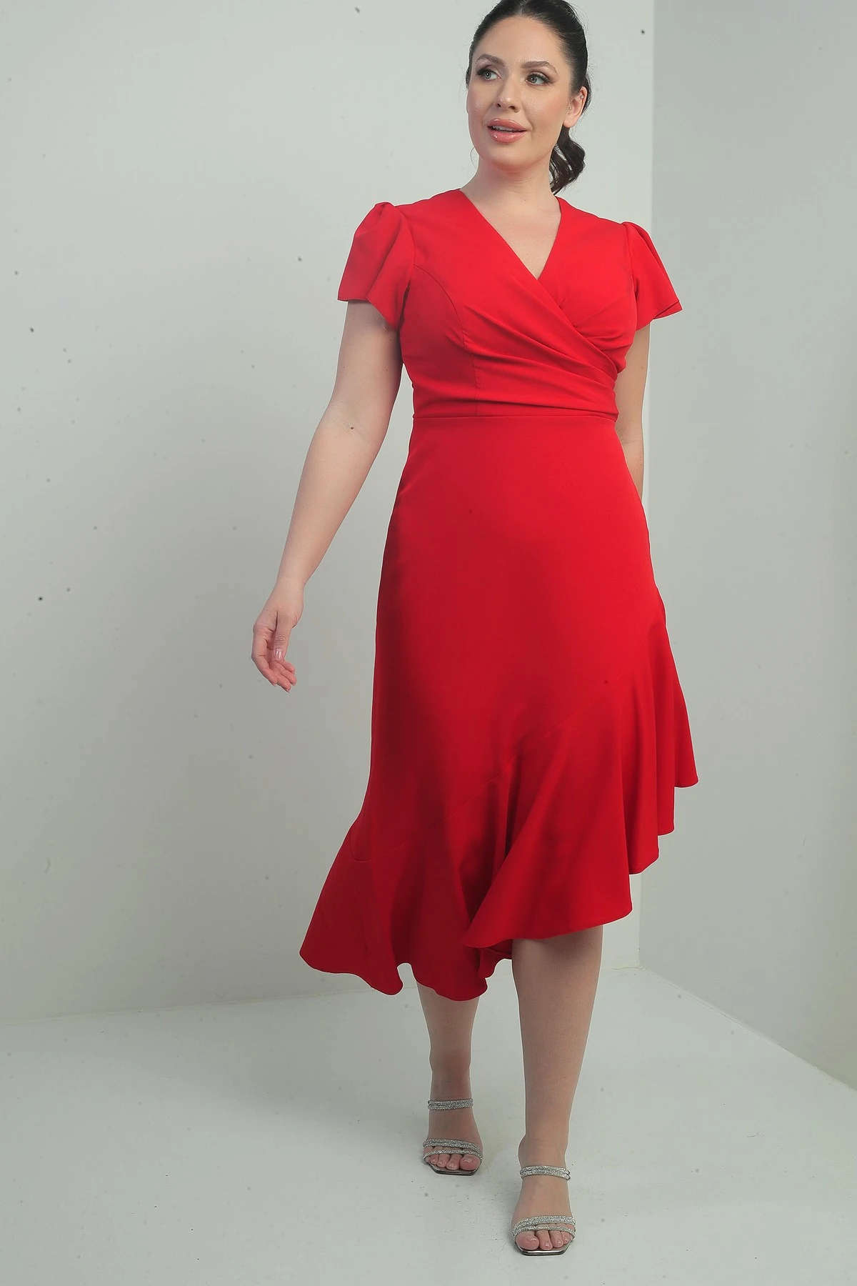 Kadın Kruvaze Yaka Önü Drapeli Astarlı Eteği Volanlı Büyük Beden Krep Elbise