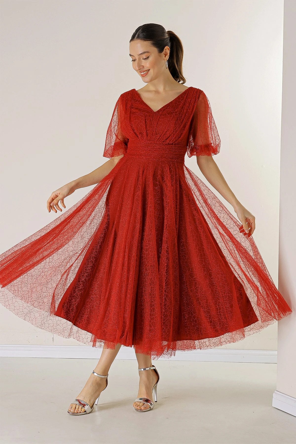 Ön Arka V Yaka Kısa Balon Kollu Astarlı Örümcek Desenli Simli Dalya Kumaş Elbise