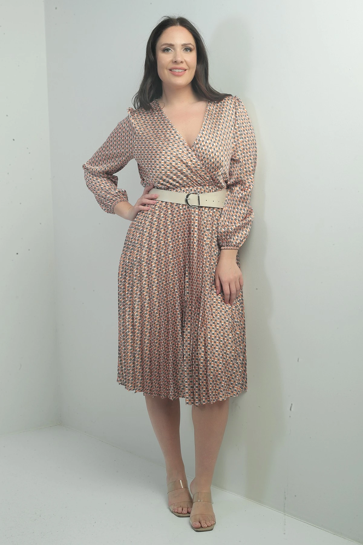 Kadın Kruvaze Yaka Beli Kemerli Astarlı Desenli Pileli Midi Saten B.B Elbise