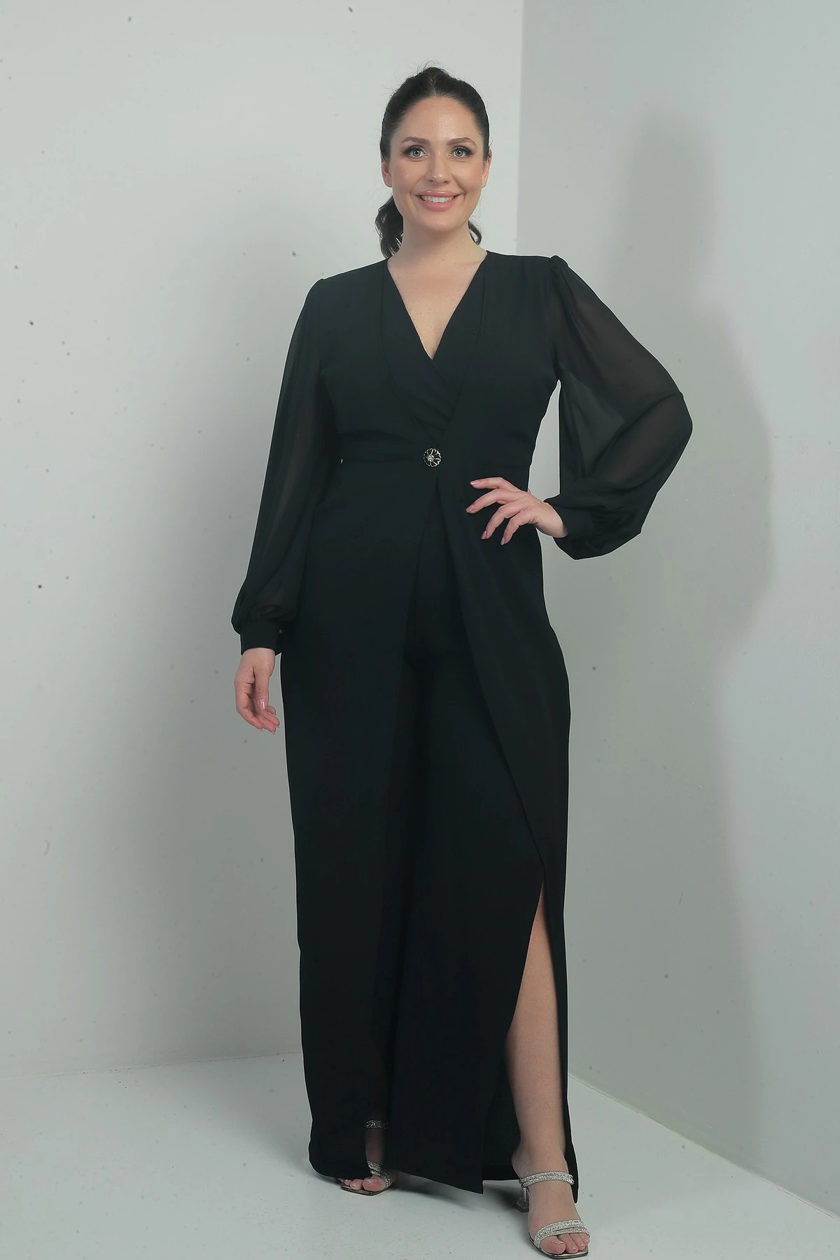 Kadın V Yaka Önü Tek Düğme Kolları Şifon Yarım Astarlı Büyük Beden Krep Tulum