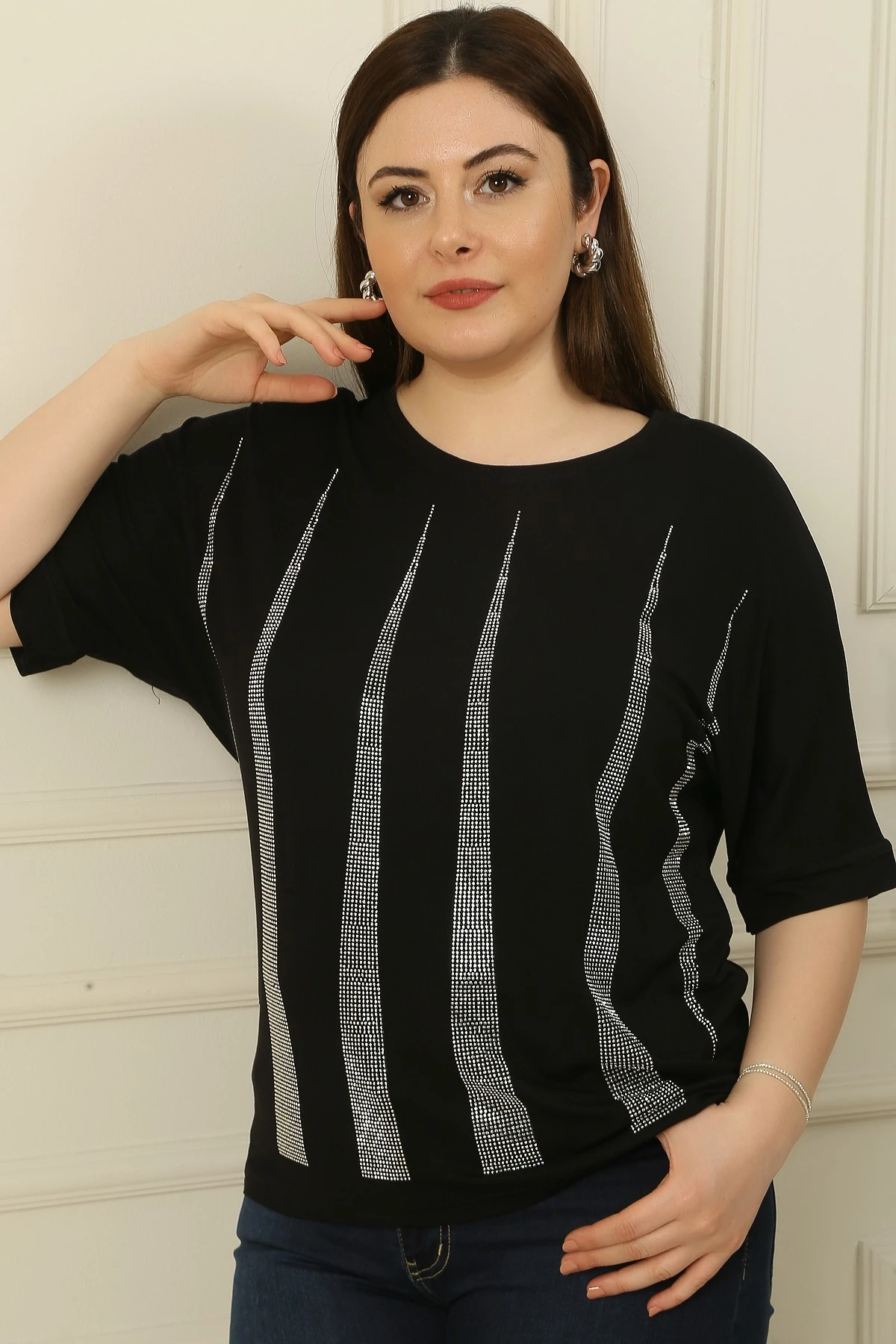 Kadın Piramit Taşlı Kısa Kollu Büyük Beden Bluz