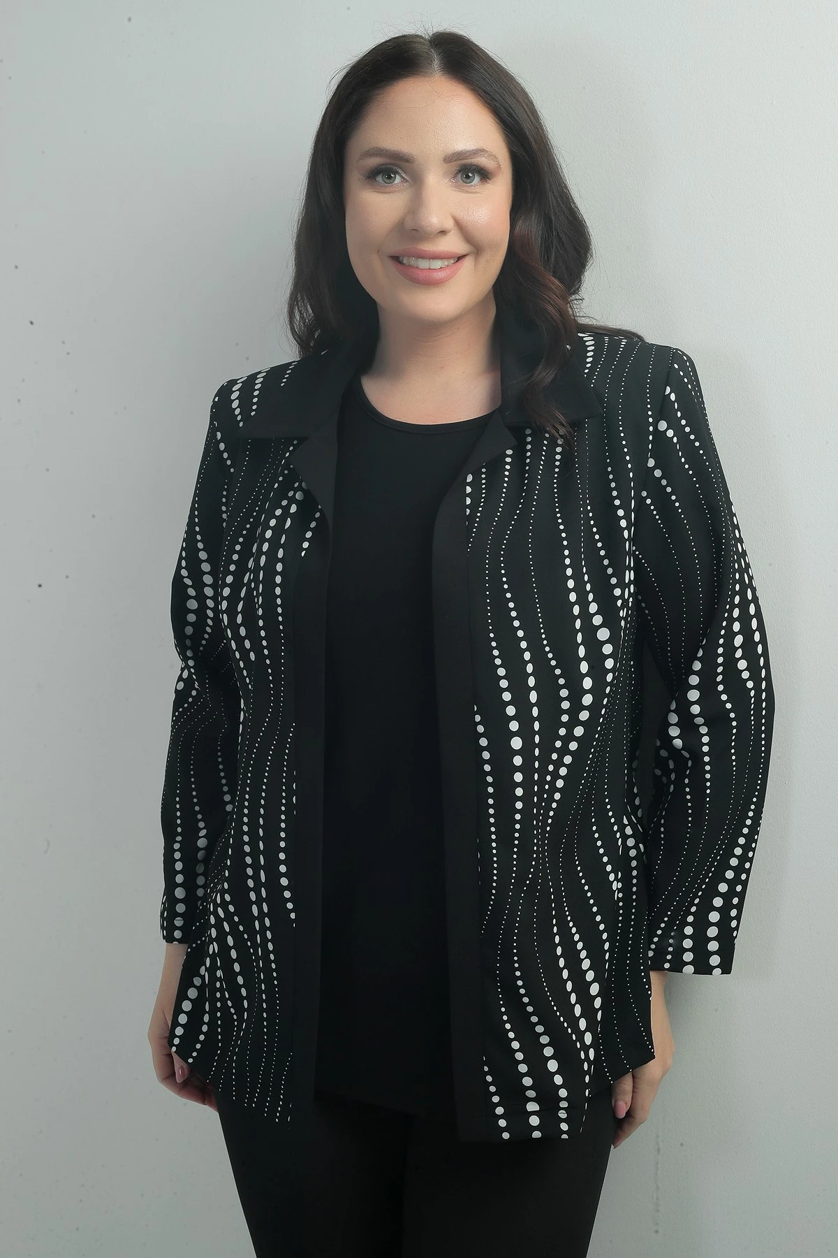 Kadın Zincir Puantiyeli Uzun Kol Kruvaze Yaka Ceket B.B. İkili Takım