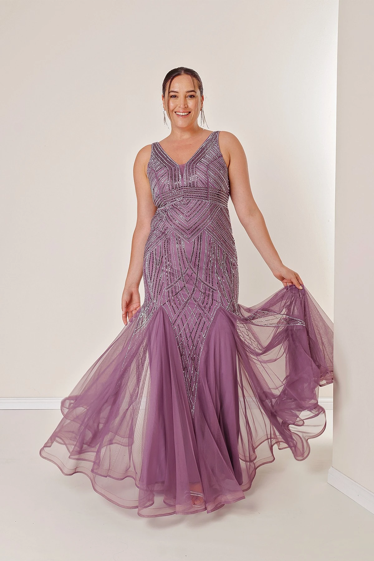 Ön Arka V Yaka Taş İşlemeli Astarlı B.B Uzun Tül Elbise