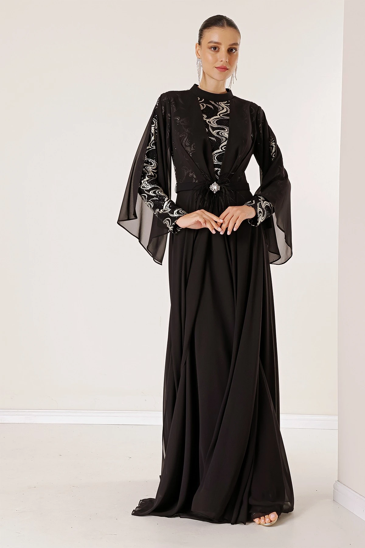 Pullu Yaldızlı Beli Taş Ve Tüy Detay Kemerli Astarlı Karışık Desenli Büyük Beden Şifon Uzun Tesettür Elbise