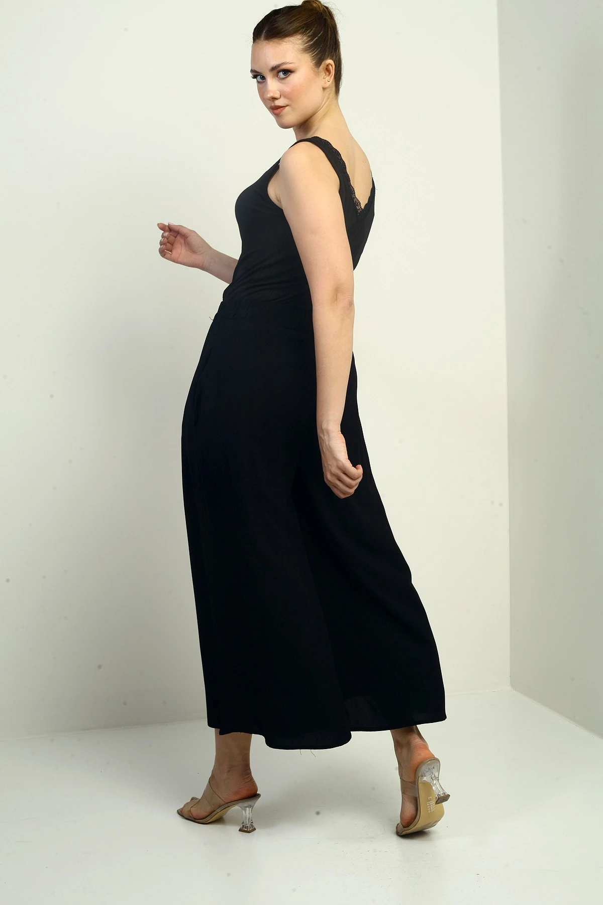 Kadın Beli Lastikli Cepli Nakış Detaylı Palazzo Pantolon