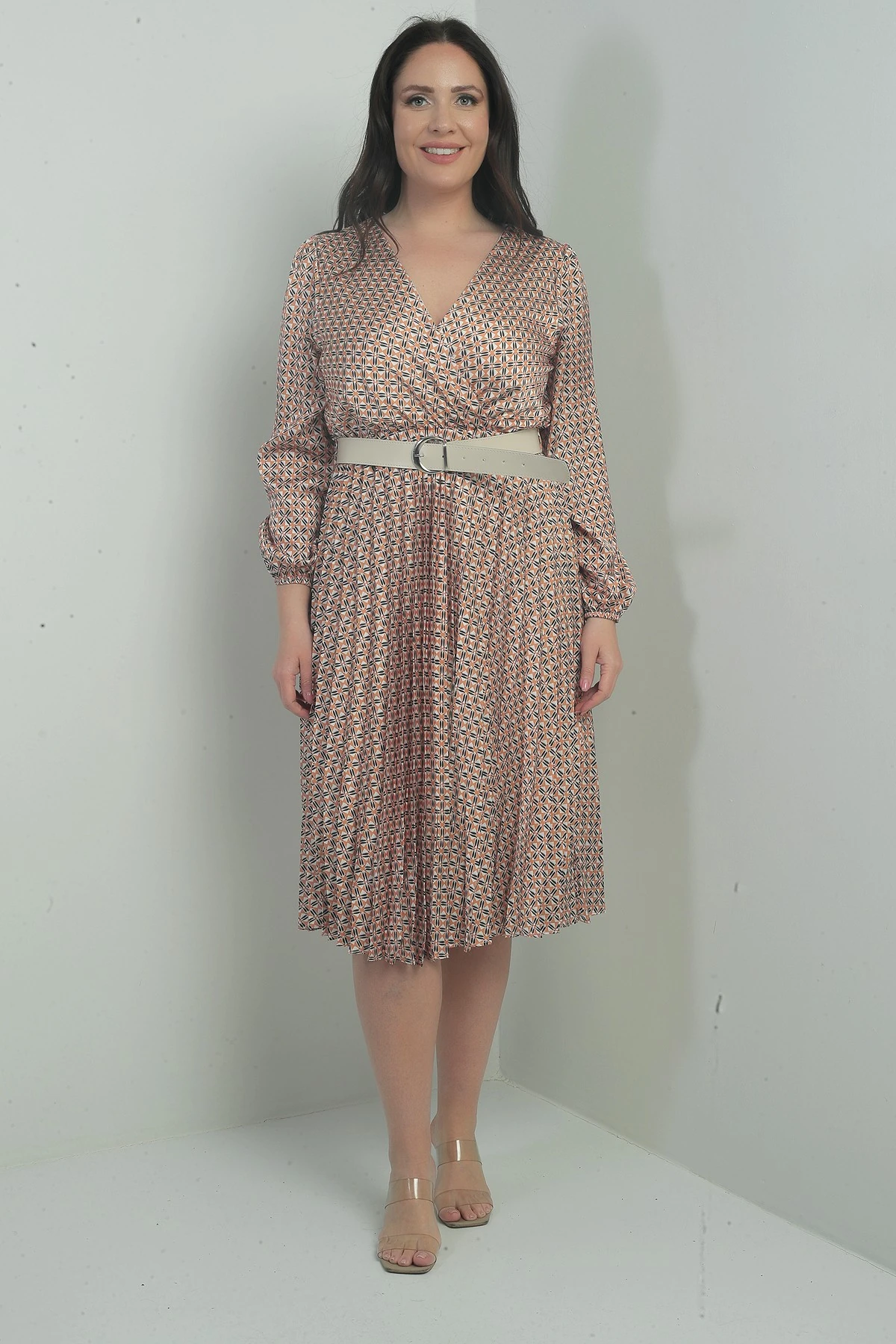 Kadın Kruvaze Yaka Beli Kemerli Astarlı Desenli Pileli Midi Saten B.B Elbise