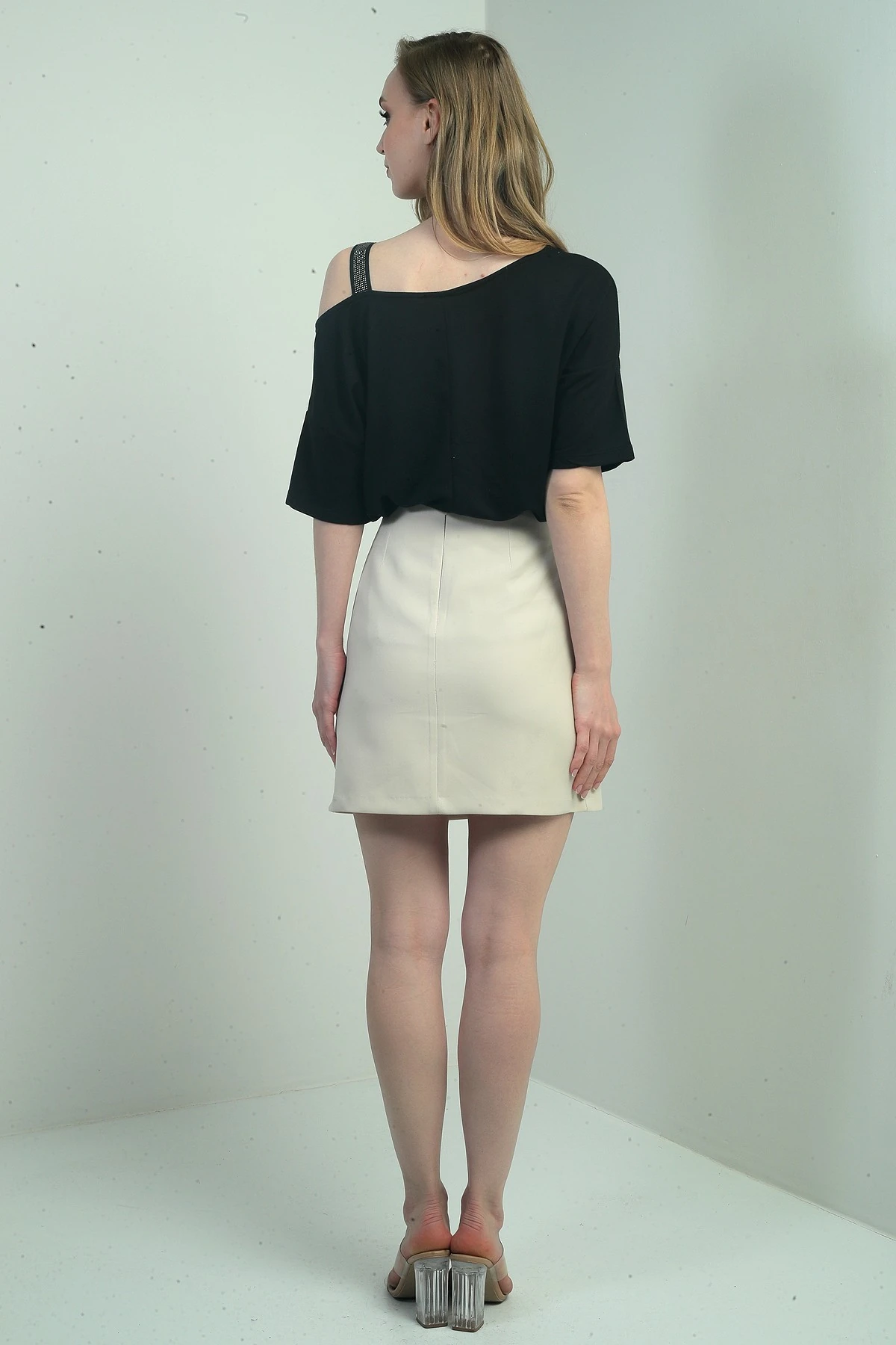 Kadın Kapak Detaylı Kısa Etek