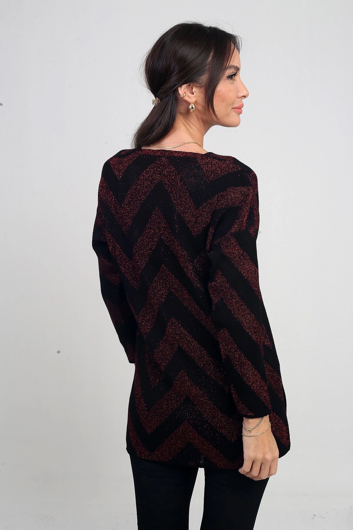 Kadın V Yaka Zikzak Desenli Geniş Beden Aralıklı Simli Bluz