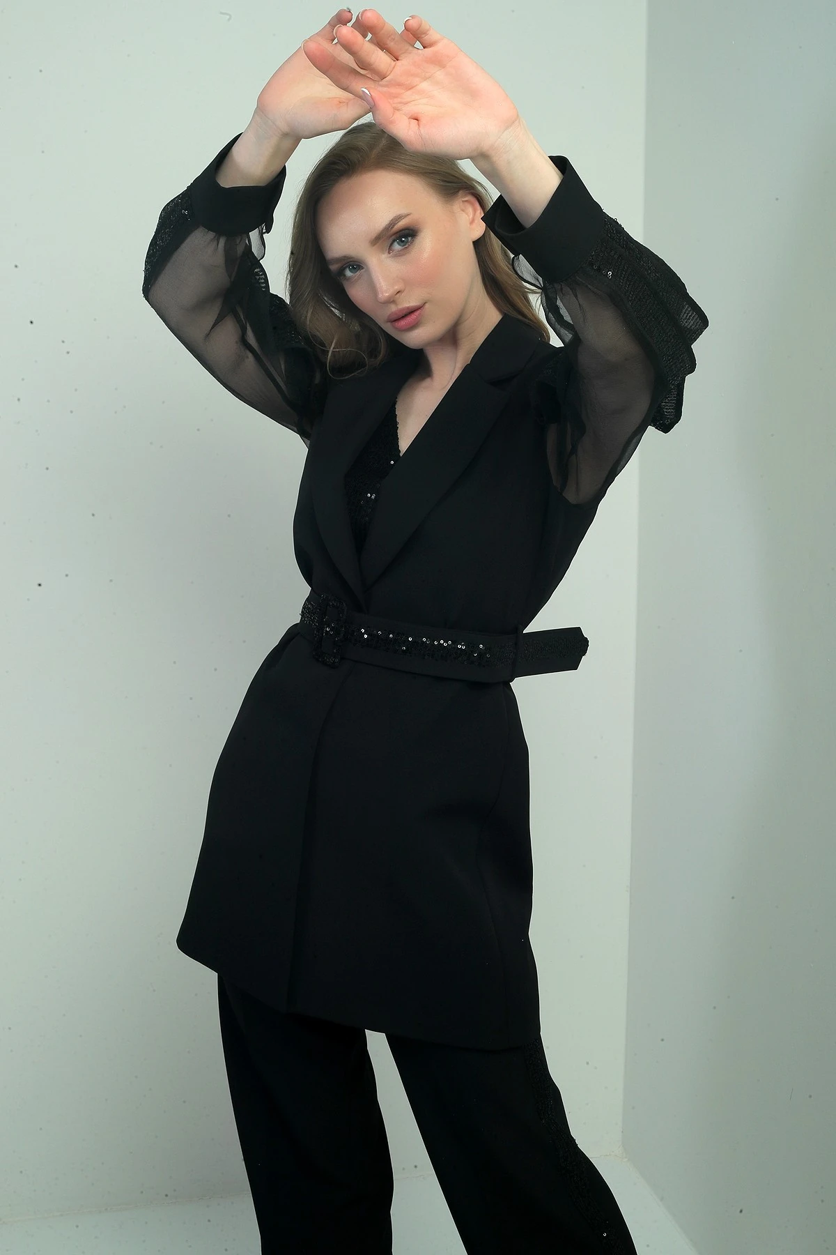 Kadın Kollar Organze Pulpayet Beli Kemerli Astarlı Ceket