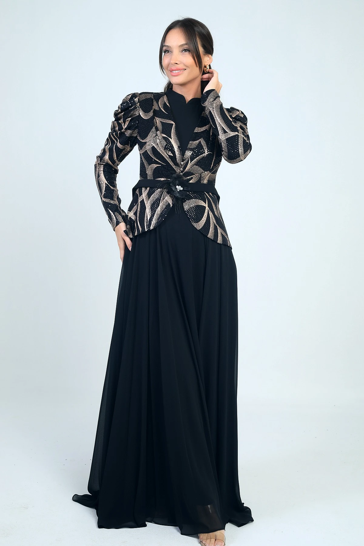 Kolları Büzgülü Güllü KEmer Detaylı Astarlı Üstü Yaldızlı Şifon Elbise