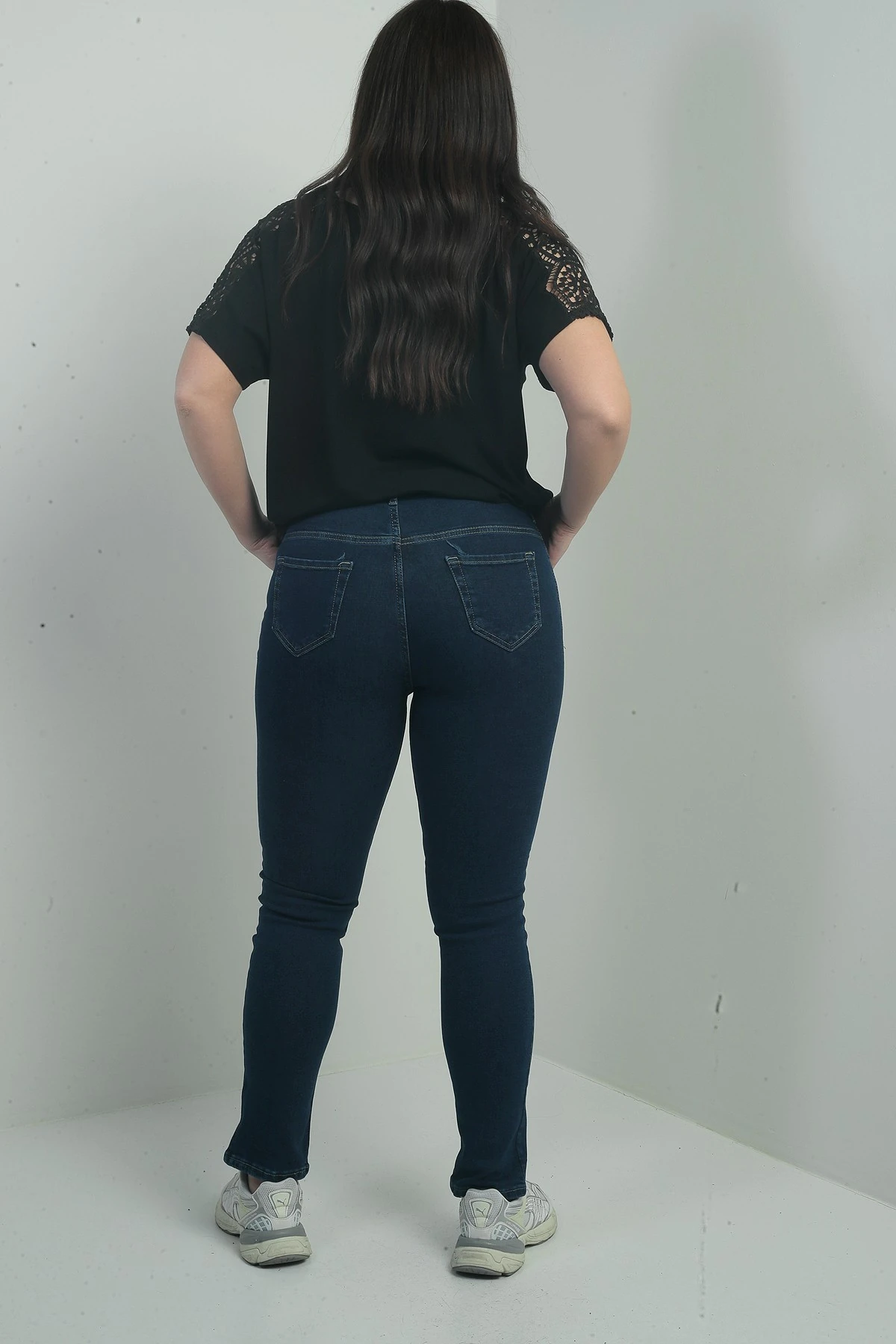 Kadın Yüksek Bel Boru Paça Likralı Büyük Beden Kot Pantolon