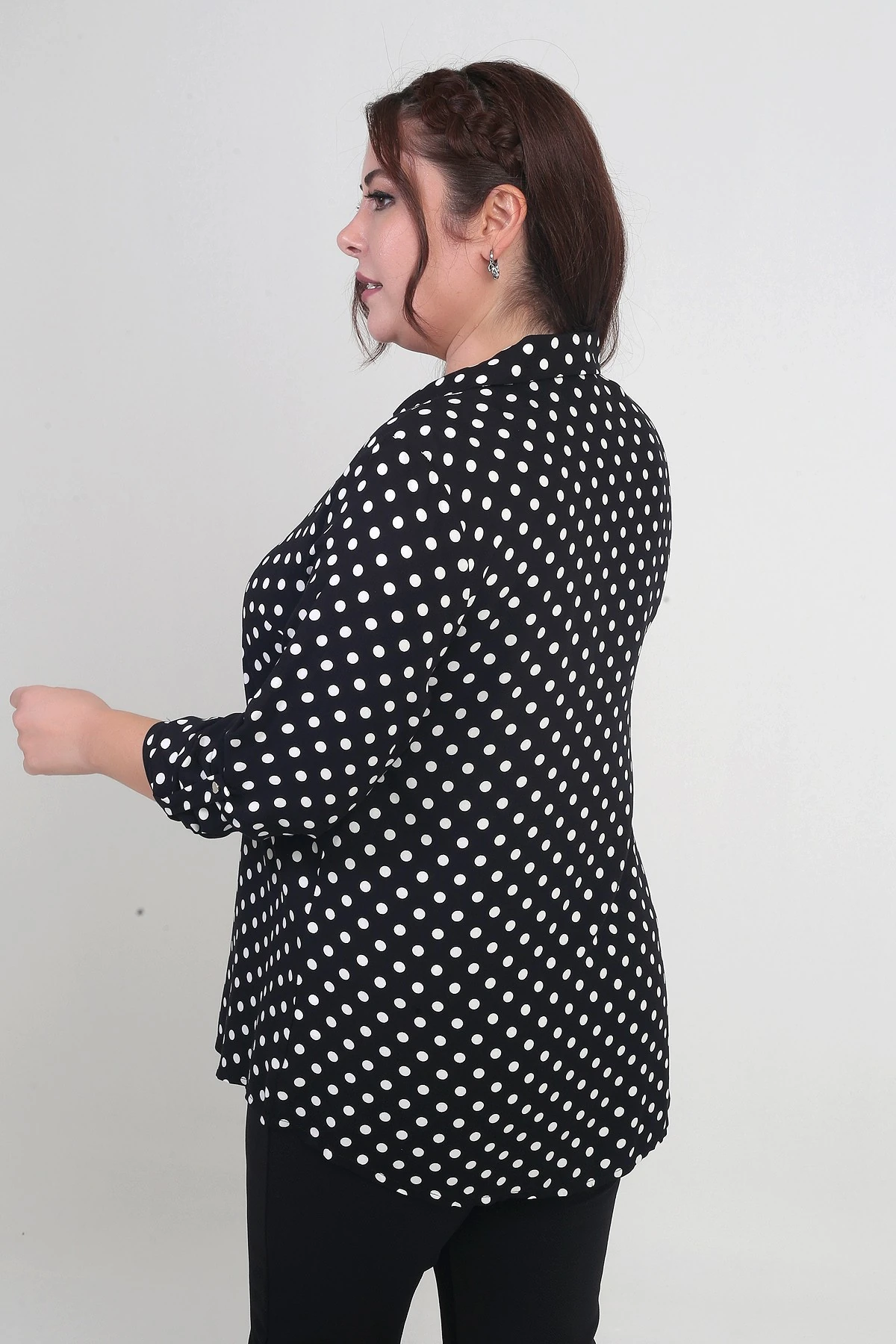 Kadın Kol Katlamalı Puantiyeli Büyük Beden Gömlek
