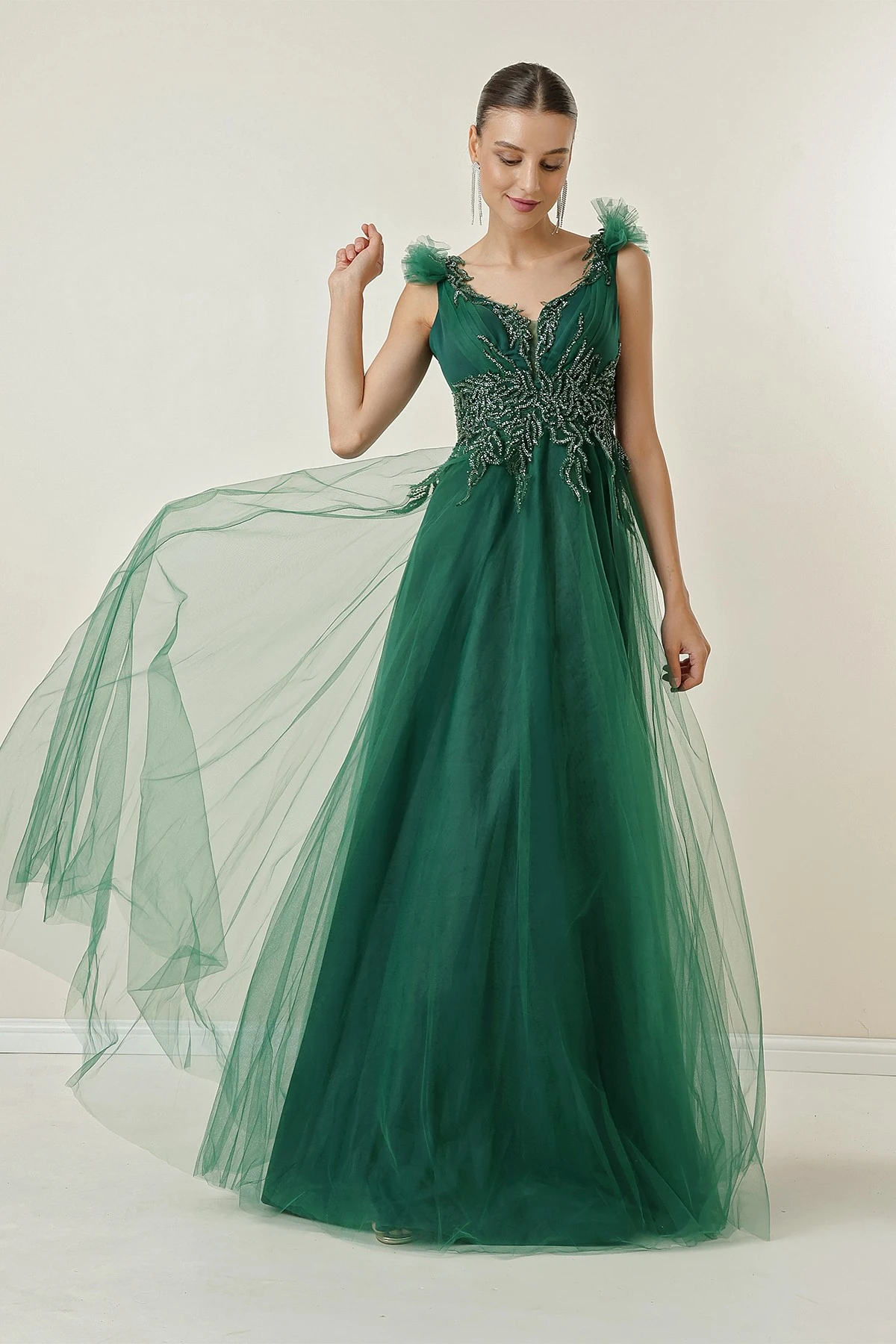 Arkası Bağlamalı Boncuk İşlemeli Astarlı Tül Uzun Elbise