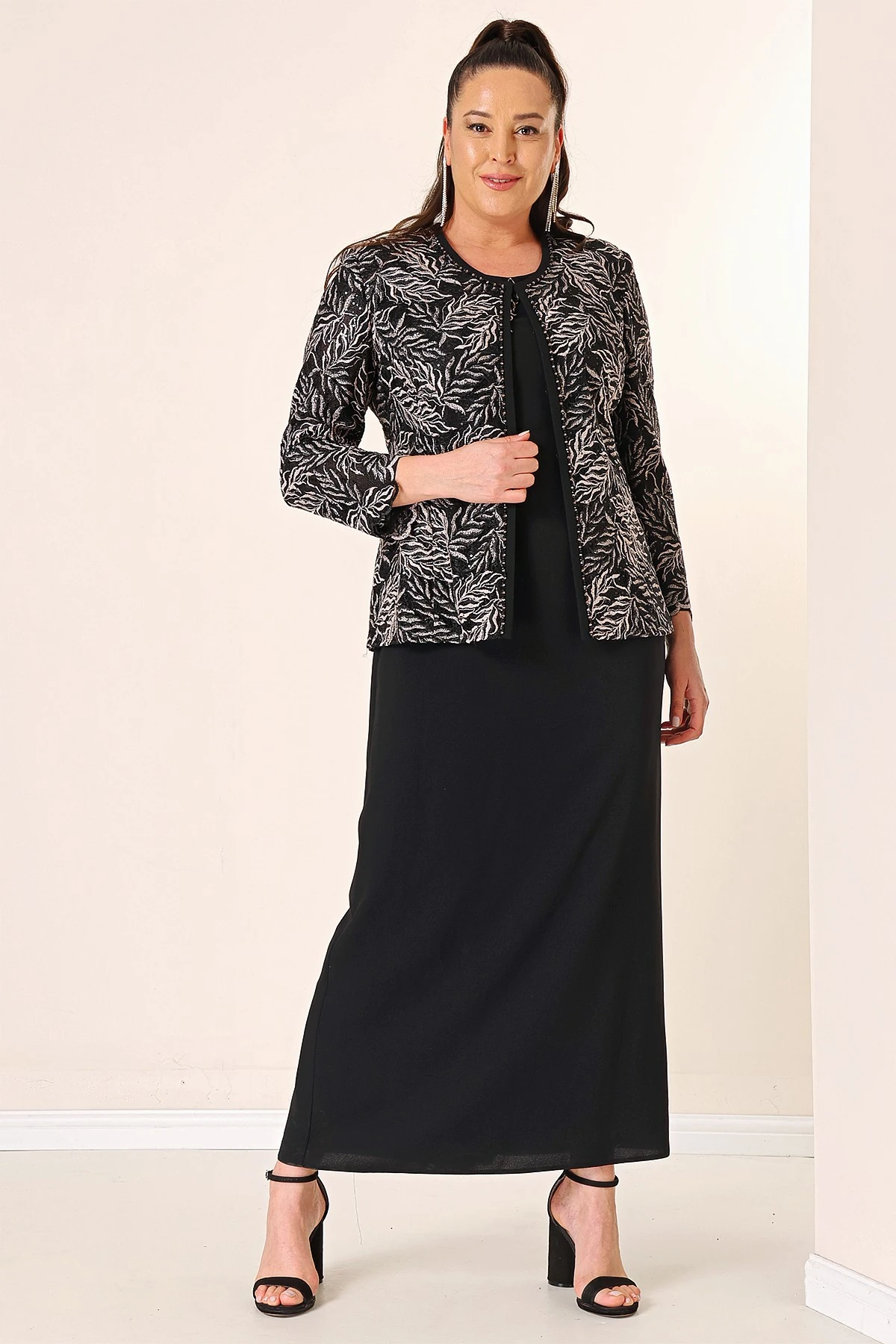 Yakası Boncuk Nakışlı Uzun Elbise Boncuk Pul Nakışlı Ceket Astarlı Büyük Beden 2'li Takım