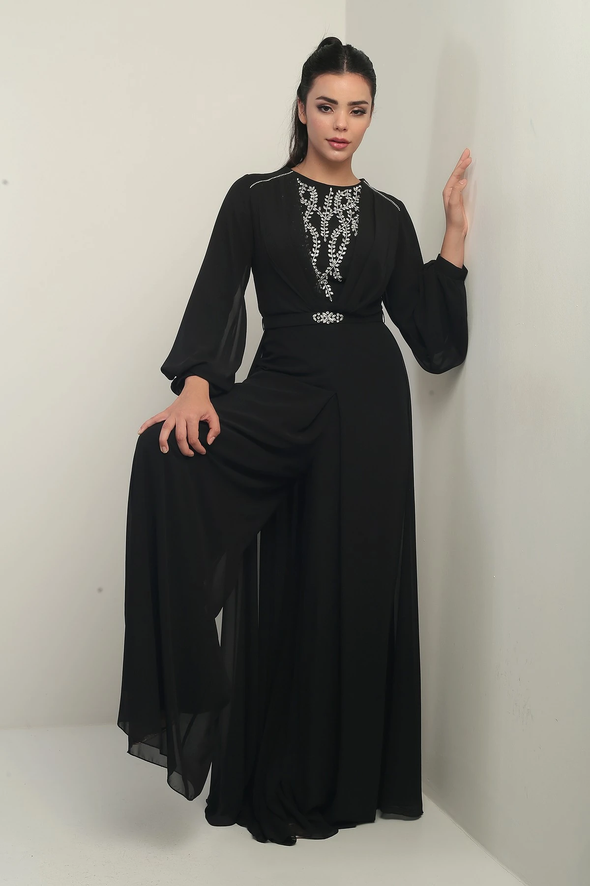 Kadın Ön Arka Taş Detaylı Astarlı Bol Paça Şifon Tulum