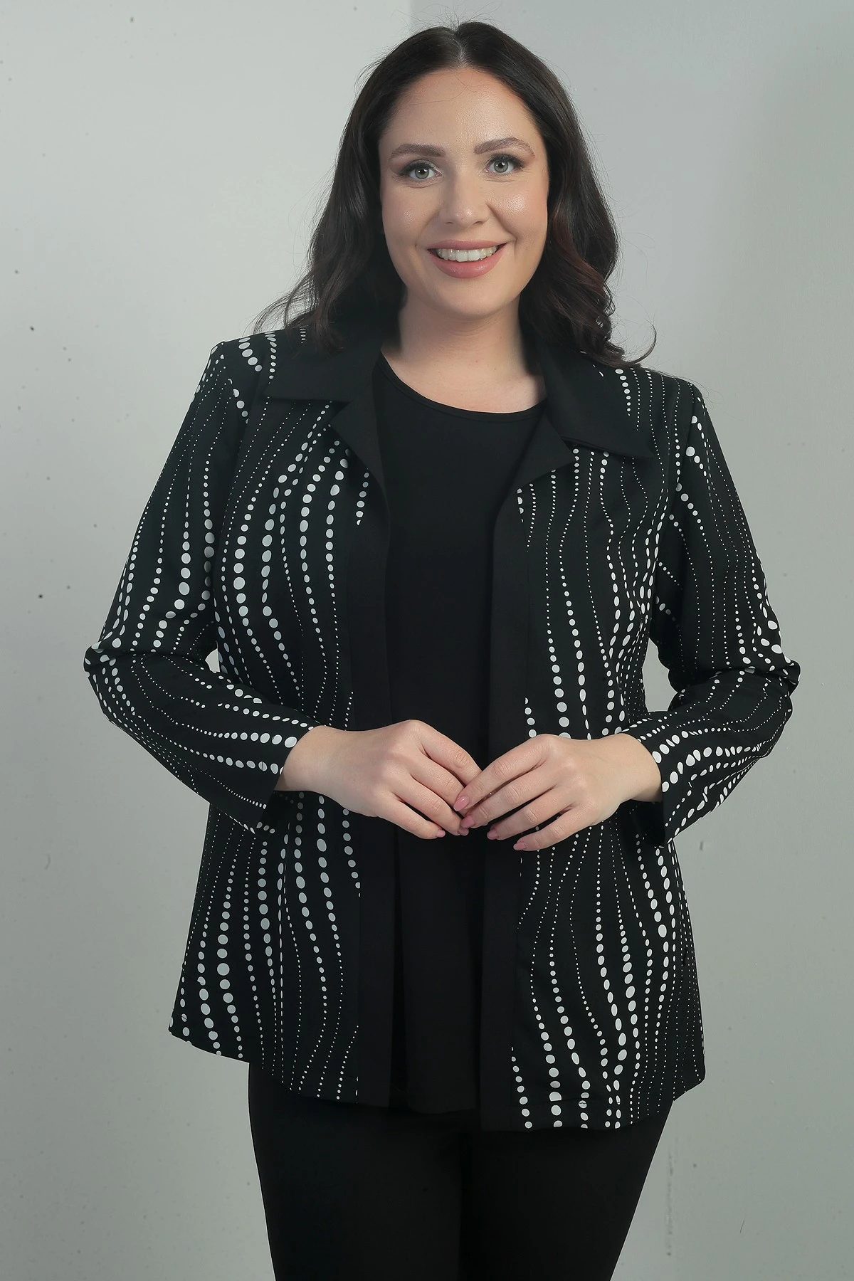 Kadın Zincir Puantiyeli Uzun Kol Kruvaze Yaka Ceket B.B. İkili Takım