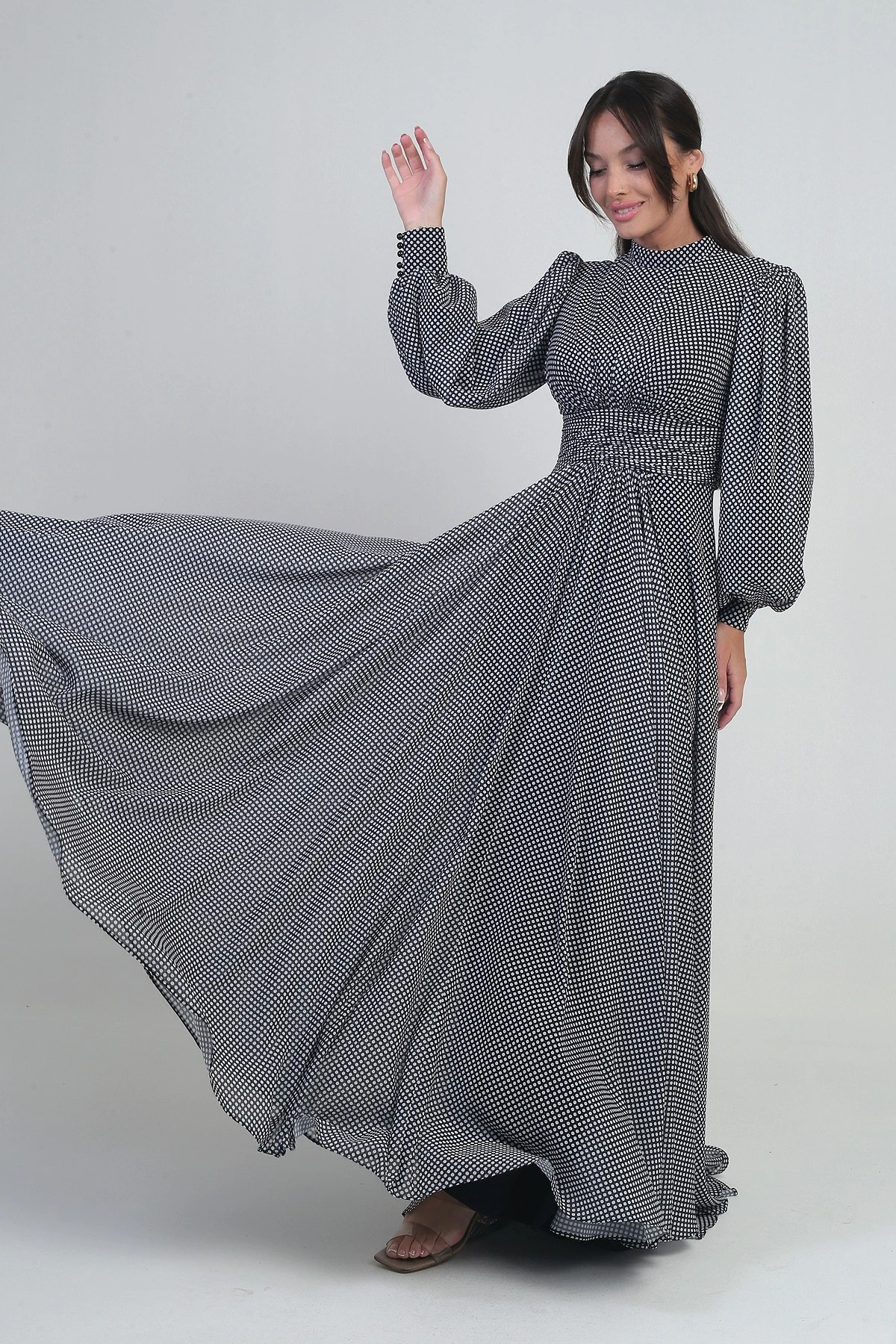 Kadın Önü Drapeli Benekli Uzun Şifon Elbise