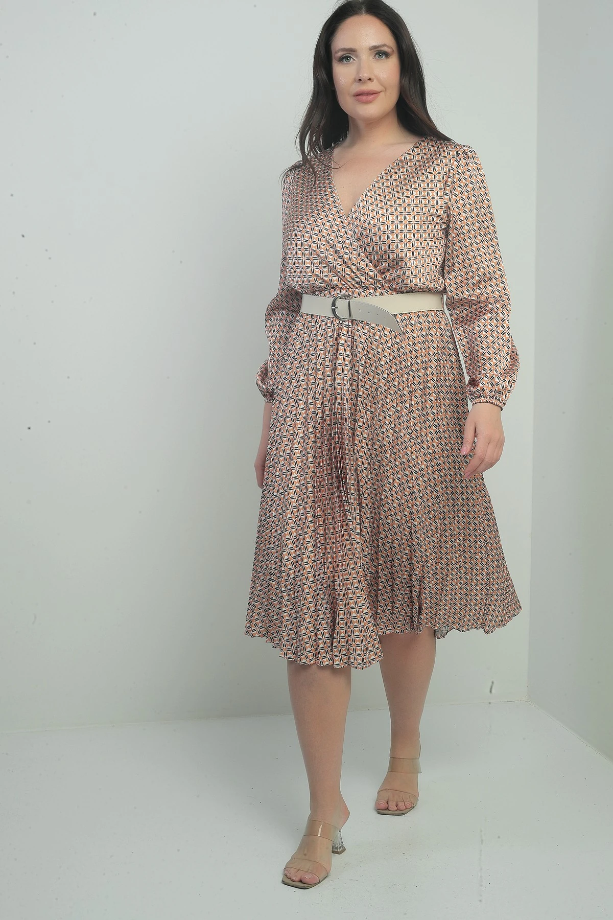 Kadın Kruvaze Yaka Beli Kemerli Astarlı Desenli Pileli Midi Saten B.B Elbise