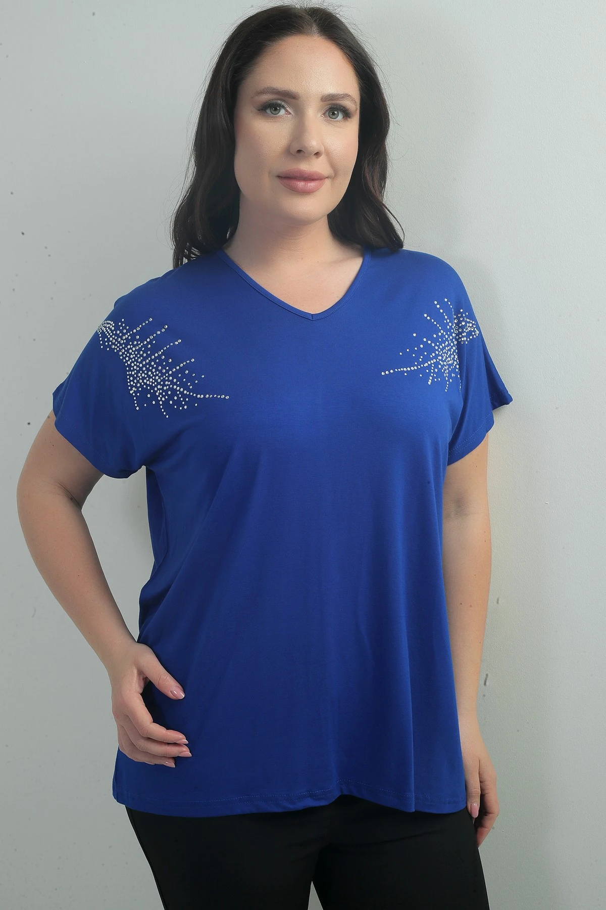 Kadın Omuzu Taş Baskılı V Yaka Yarasa Kol B.B. Bluz