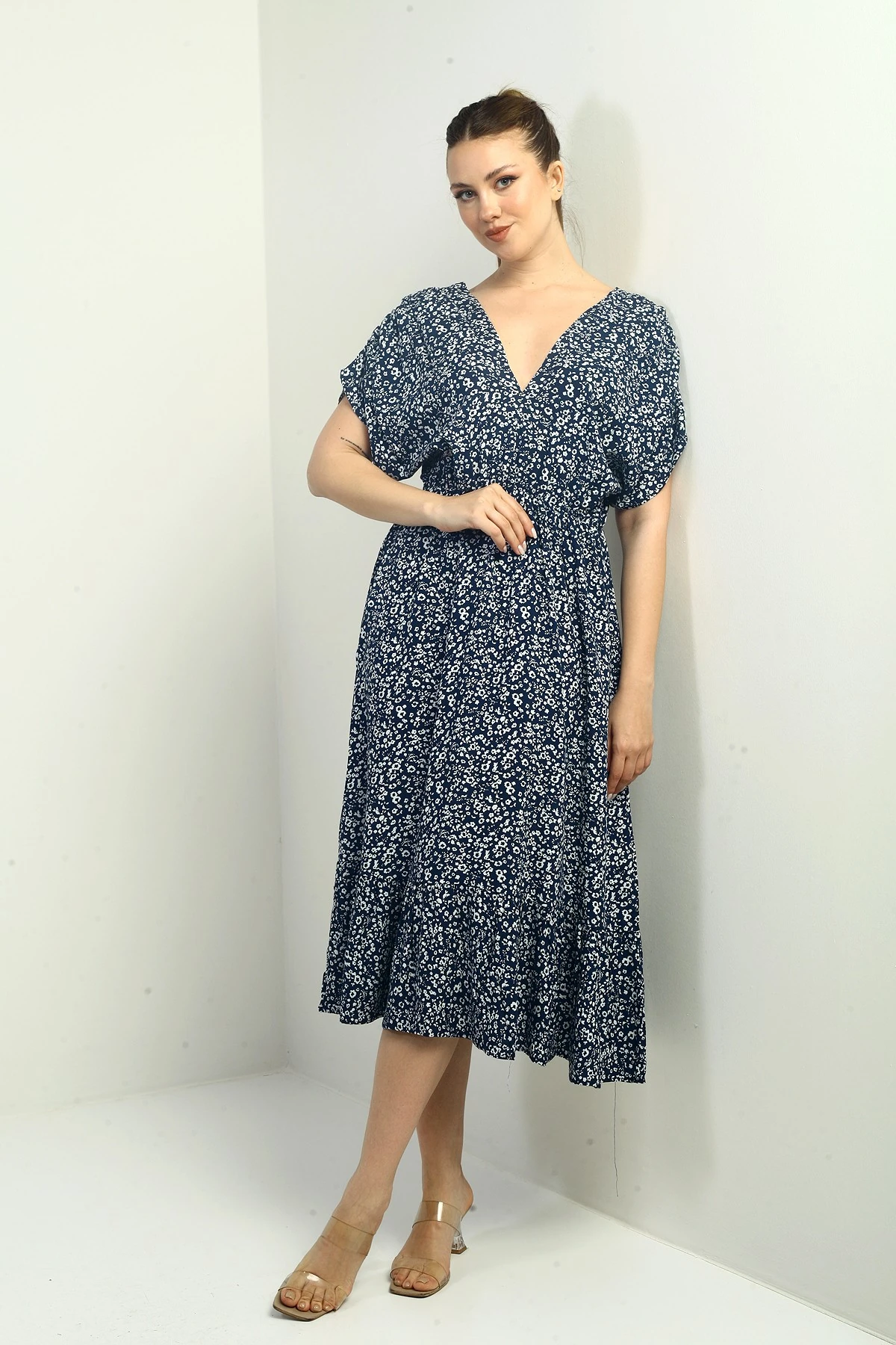 Kadın Ön Arka V Yaka Yarasa Kollu Mini Çiçekli Cepli Fırfırlı Elbise