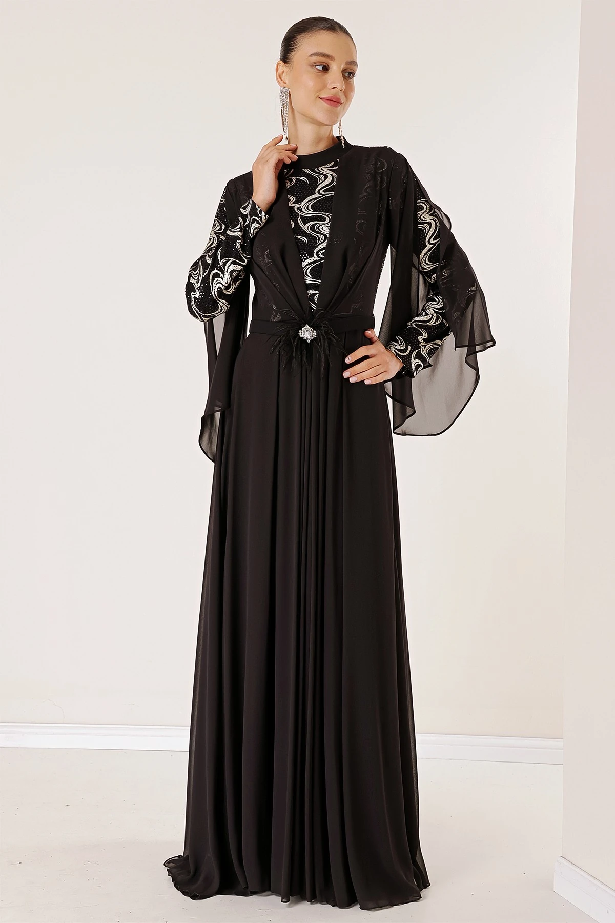 Pullu Yaldızlı Beli Taş Ve Tüy Detay Kemerli Astarlı Karışık Desenli Büyük Beden Şifon Uzun Tesettür Elbise