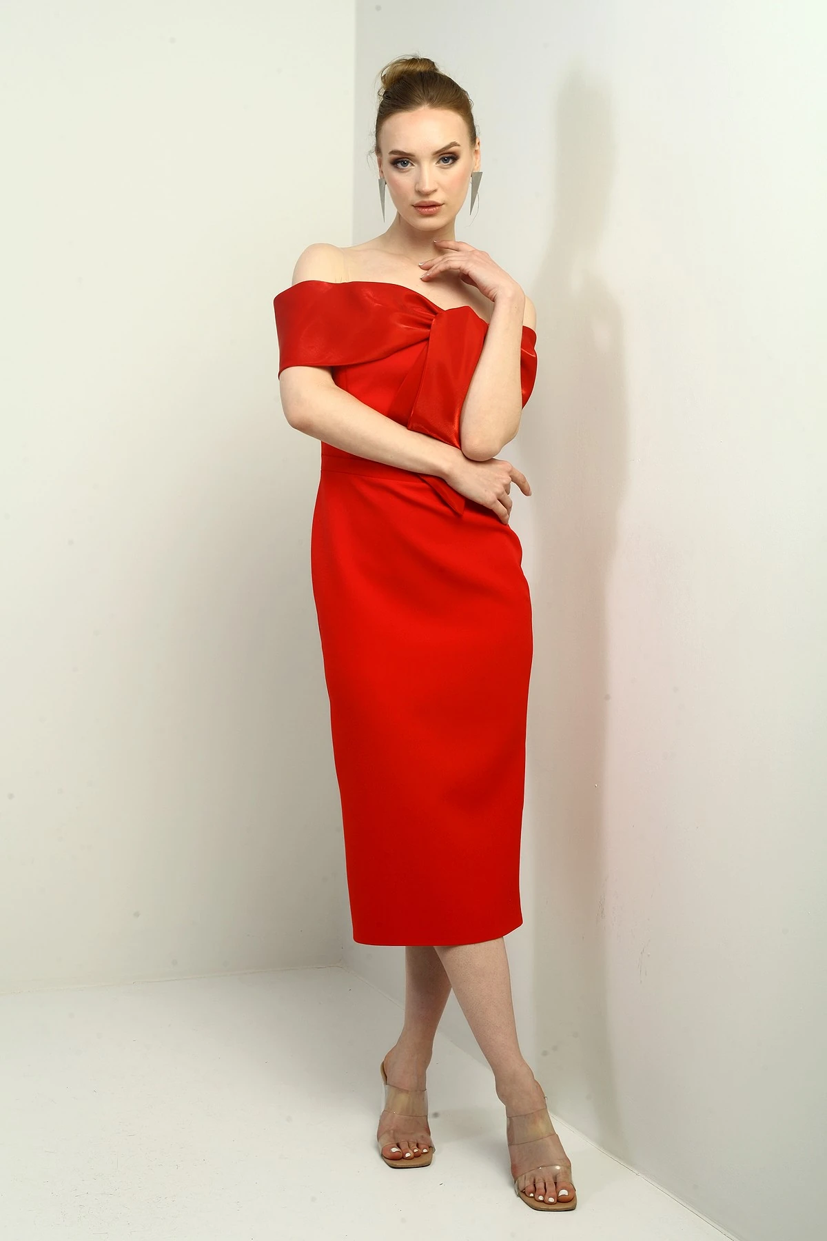 Kadın Saten Madonna Yaka Kendinden Telalı Midi Elbise