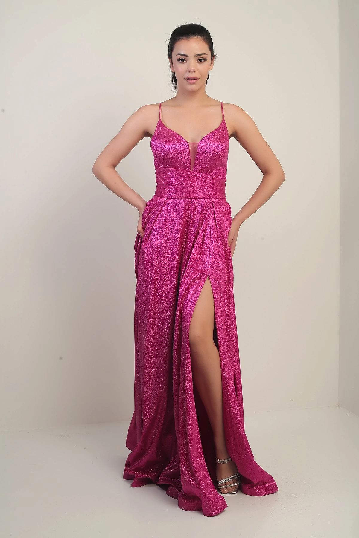 İp Askılı Astarlı Simli Uzun Abiye Elbise