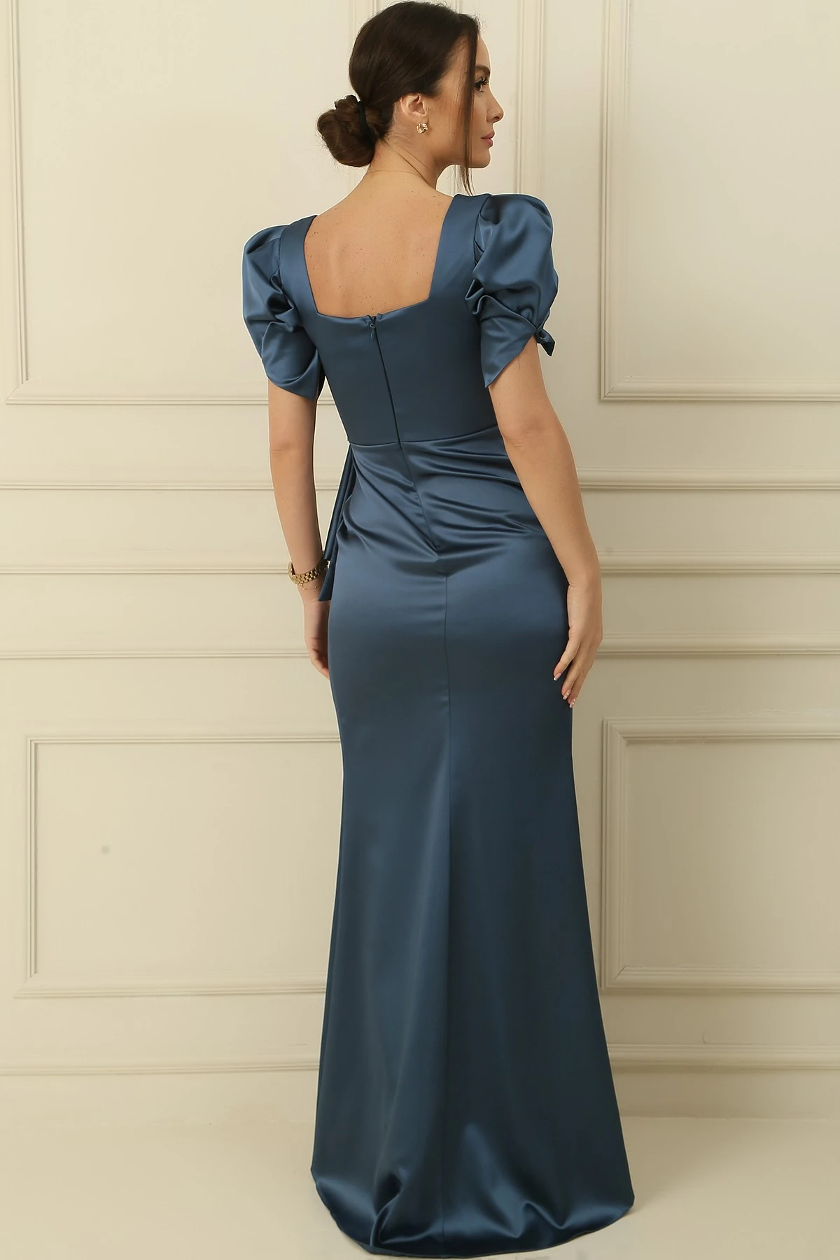 Kare Yaka Karpuz Kol Önü Drapeli Saten Uzun Kalem Elbise