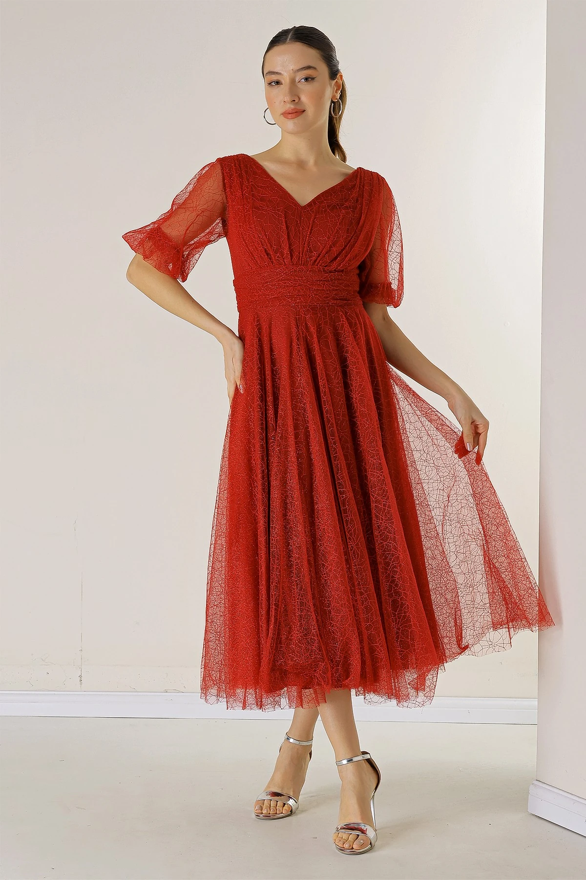 Ön Arka V Yaka Kısa Balon Kollu Astarlı Örümcek Desenli Simli Dalya Kumaş Elbise