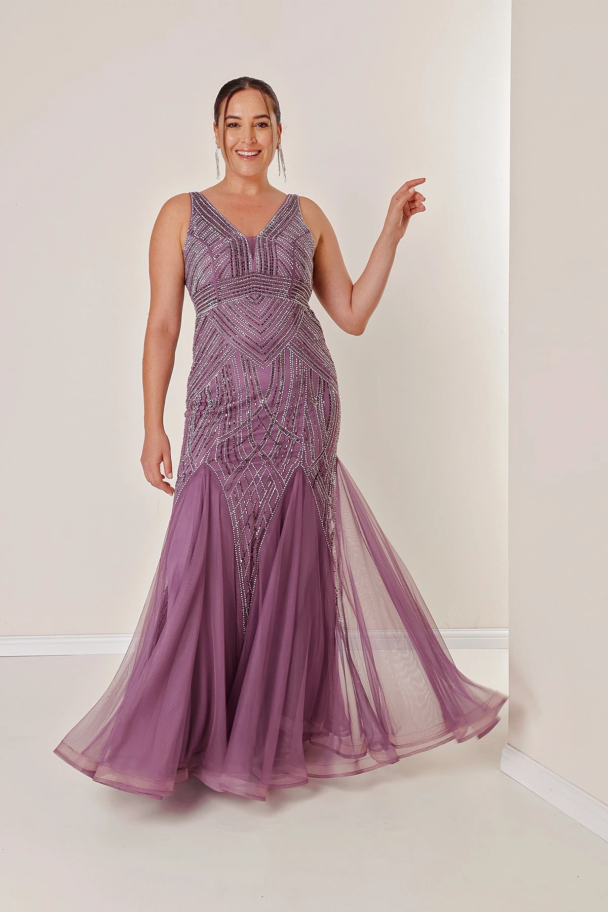 Ön Arka V Yaka Taş İşlemeli Astarlı B.B Uzun Tül Elbise