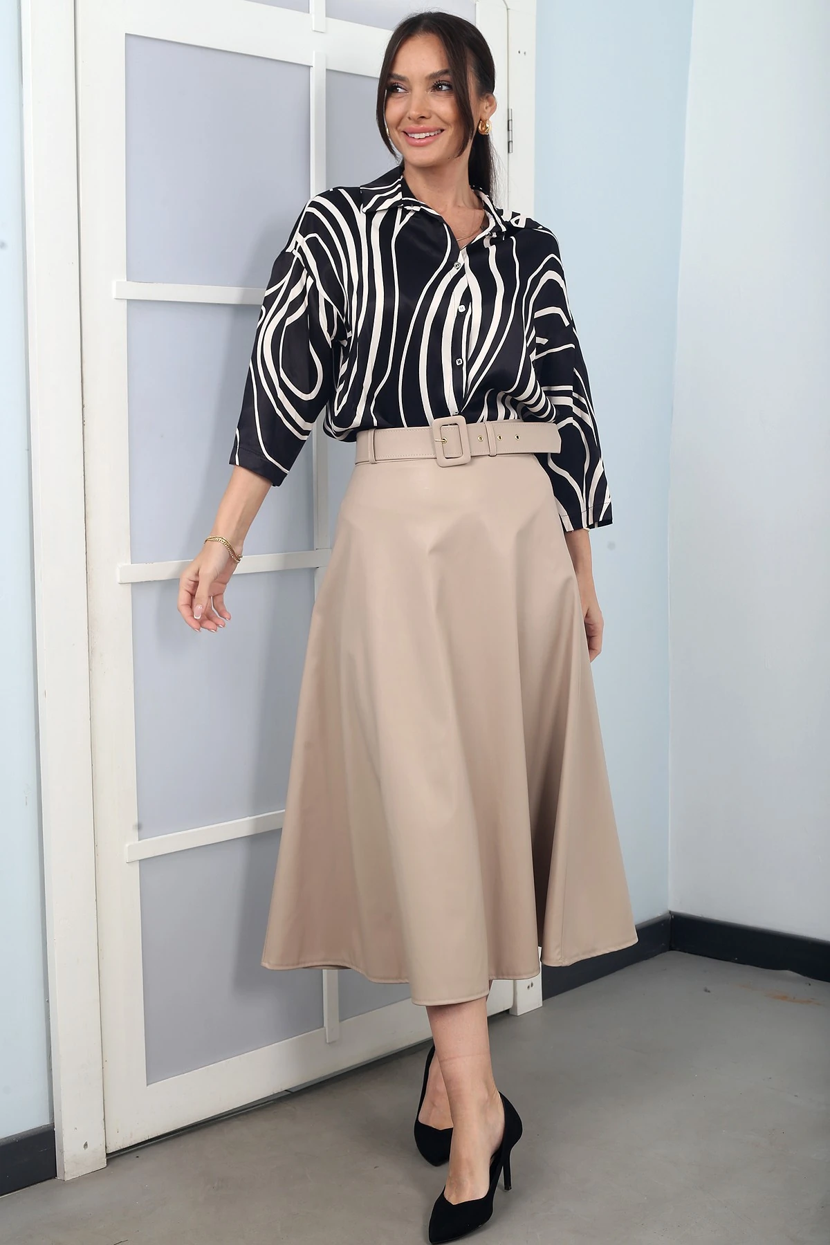 Kadın Beli Kemerli Şardonlu Kloş Uzun Deri Etek