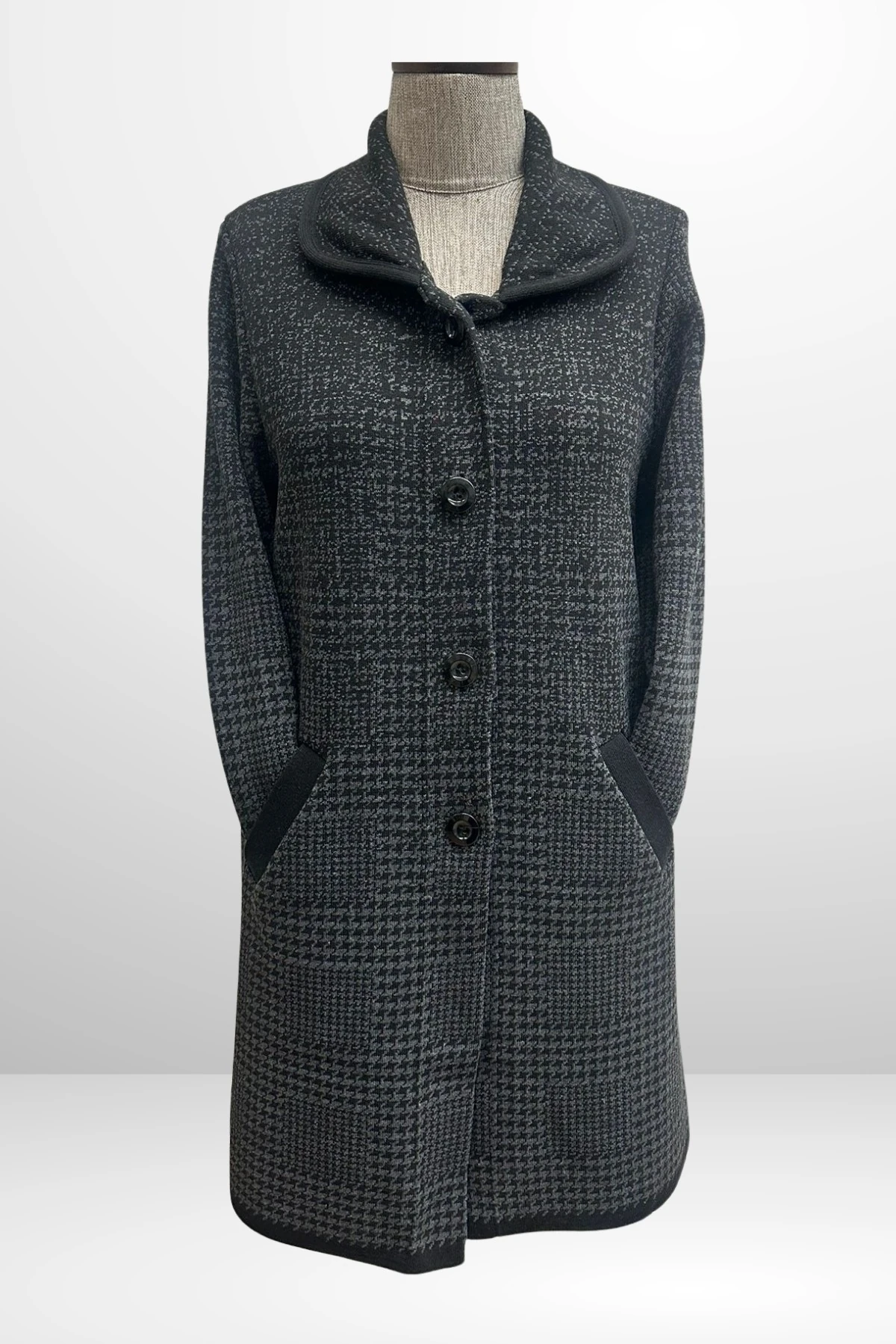 Kadın Önü Düğmeli Kazayağı Desenli Cepli Büyük Beden Triko Kaban