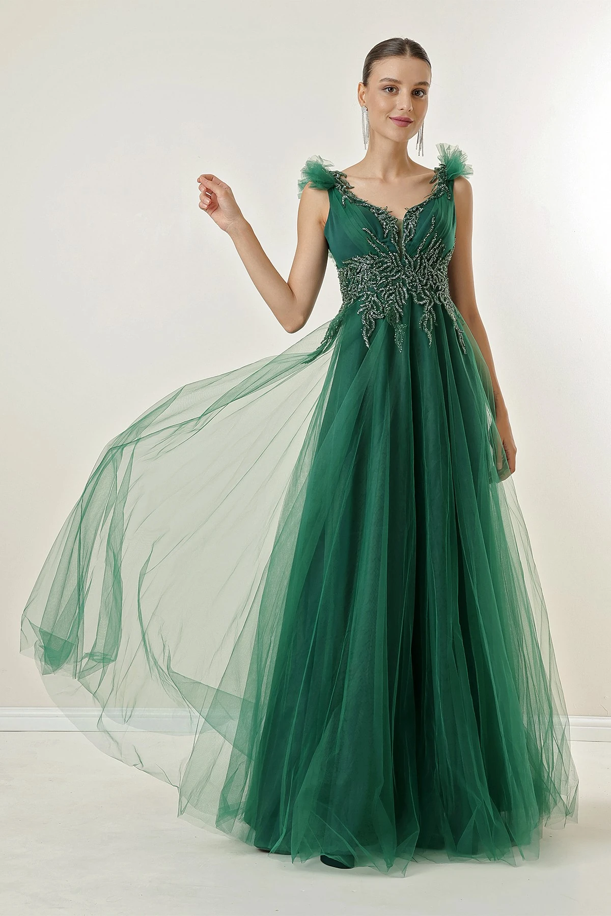 Arkası Bağlamalı Boncuk İşlemeli Astarlı Tül Uzun Elbise