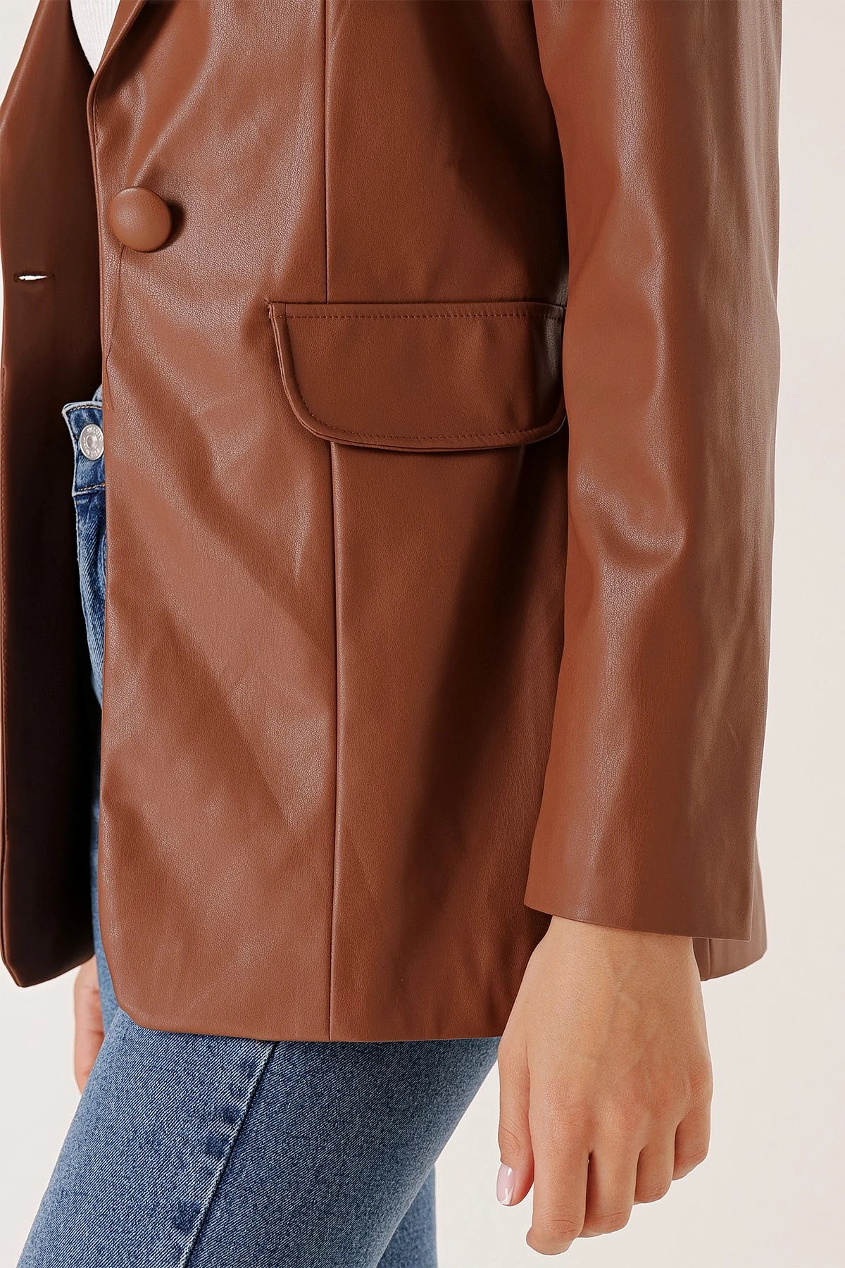 Tek Düğmeli Sahte Cepli Astarlı Deri Ceket
