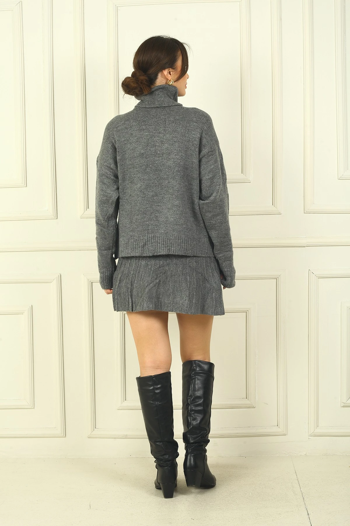 Kadın Boğazlı Uzun Kollu Kazak Beli Lastikli Kısa Etek 2'li Triko Takım