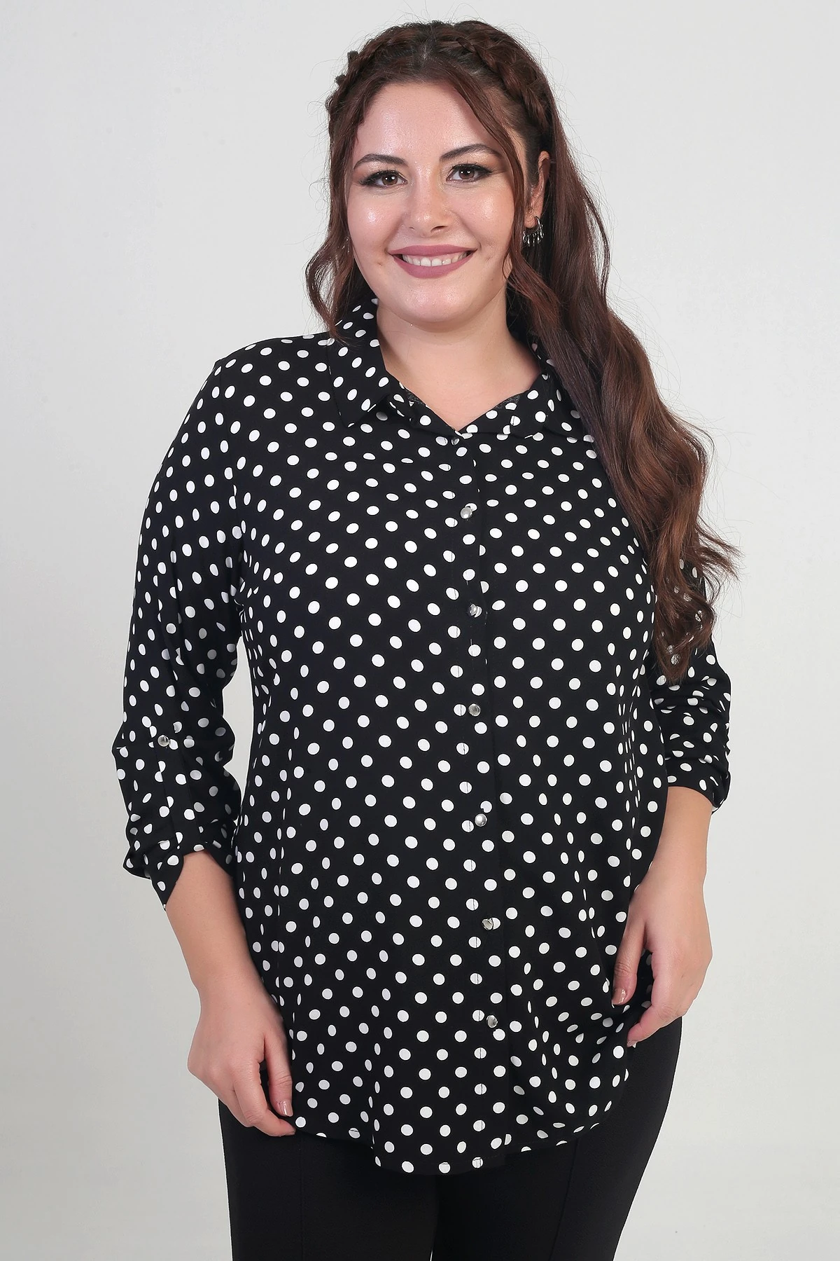 Kadın Kol Katlamalı Puantiyeli Büyük Beden Gömlek