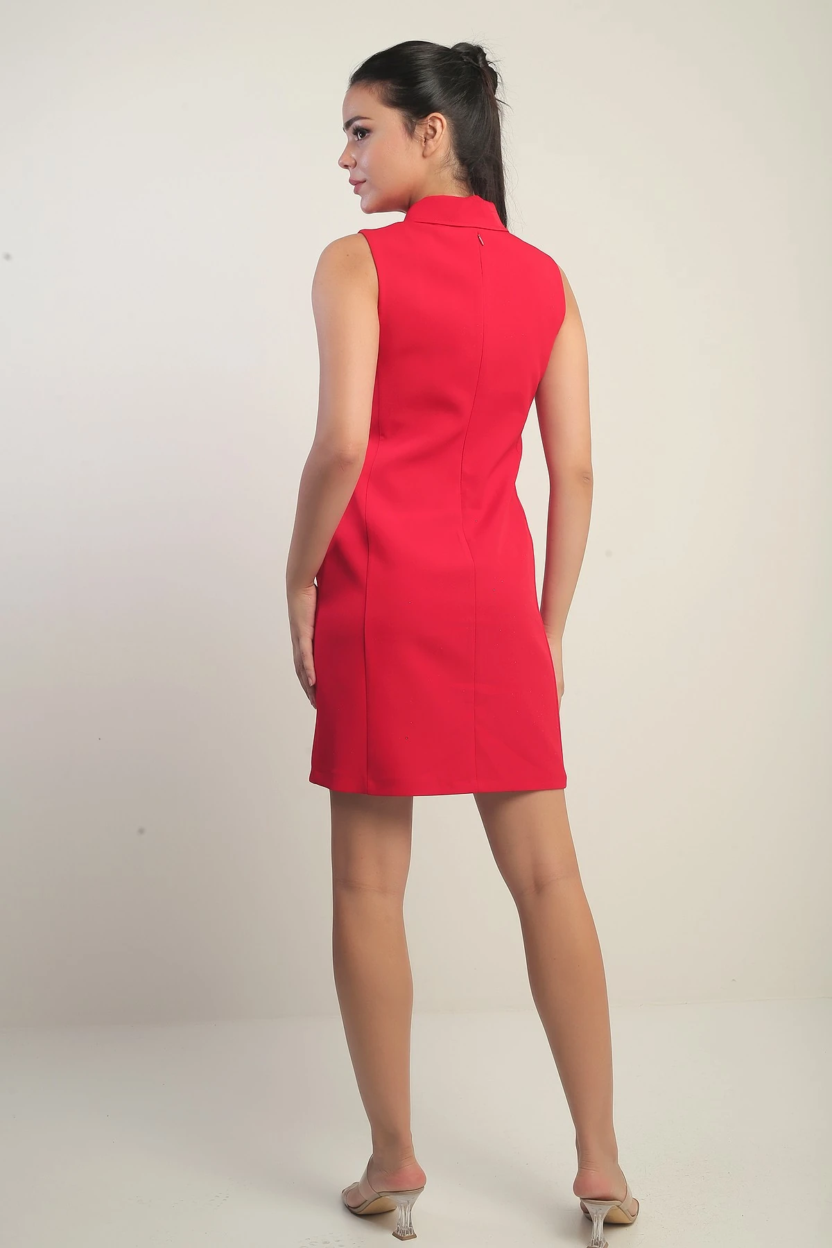 Kadın Çift Cepli Düğme Detaylı Kolsuz Kısa Elbise