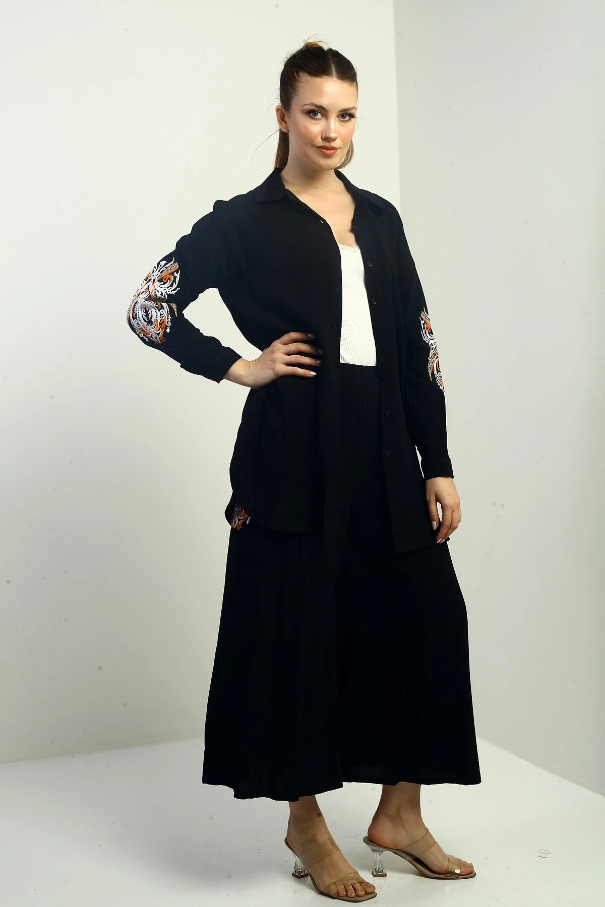 Kadın Yanları Yırtmaçlı Tunik Gömlek Beli Lastikli Cepli Palazzo Pantolon Nakışlı Oversize 2'li Takım