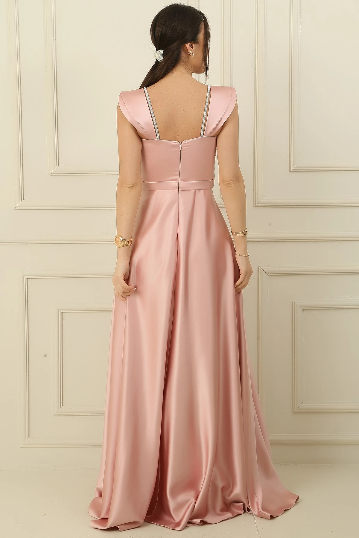 Askılı Taş Detaylı Kare Yaka Astarlı Uzun Saten Elbise