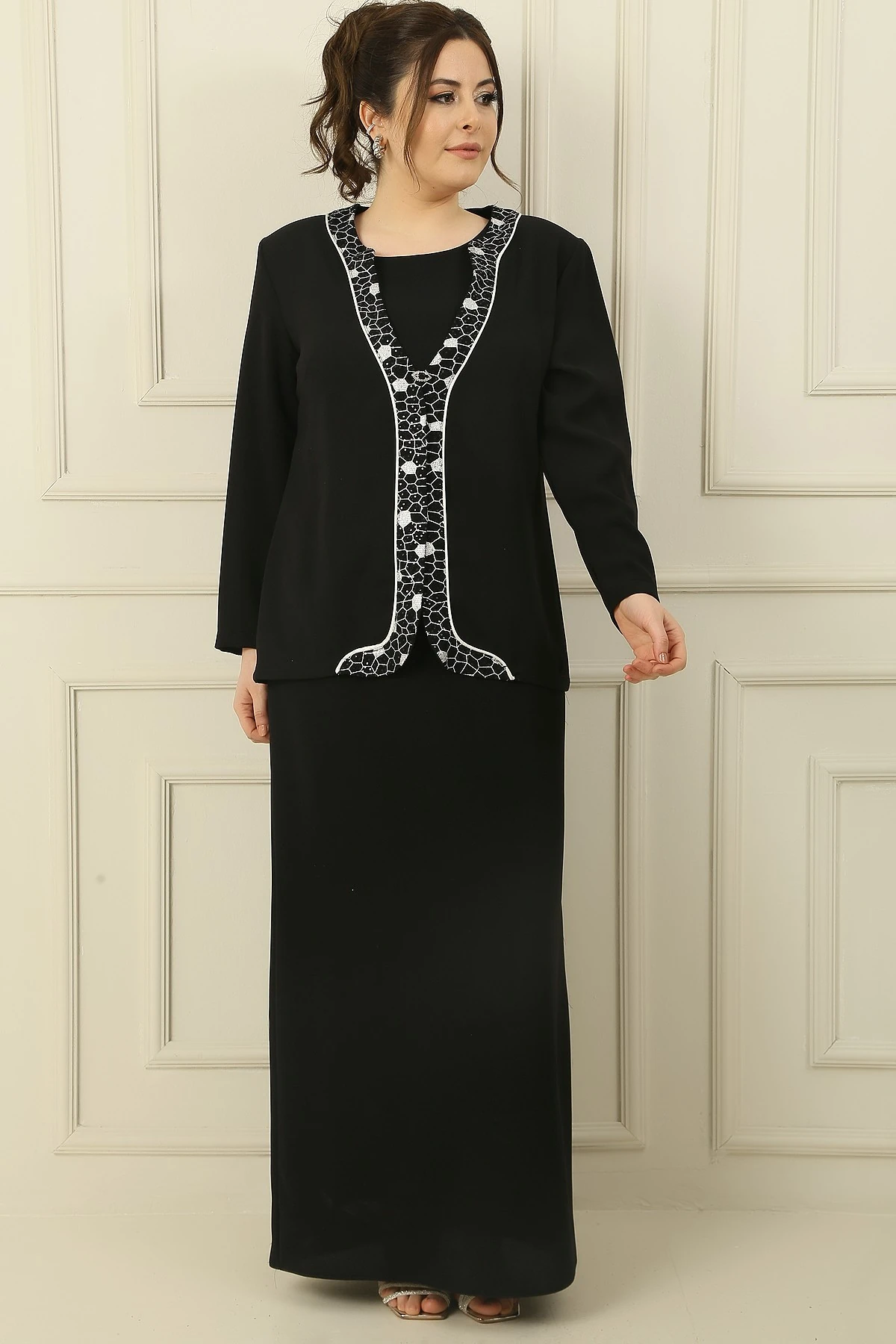 Kolsuz Astarlı Uzun Elbise Önü Varaklı Pullu Ceket Büyük Beden Krep 2'li Takım