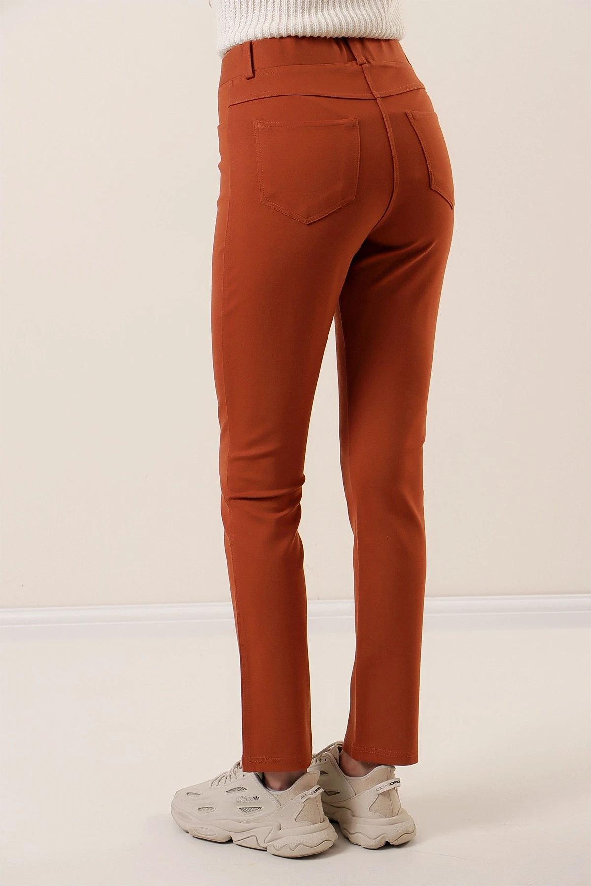 En Boy Likralı Önü Sahte Cepli Pantolon