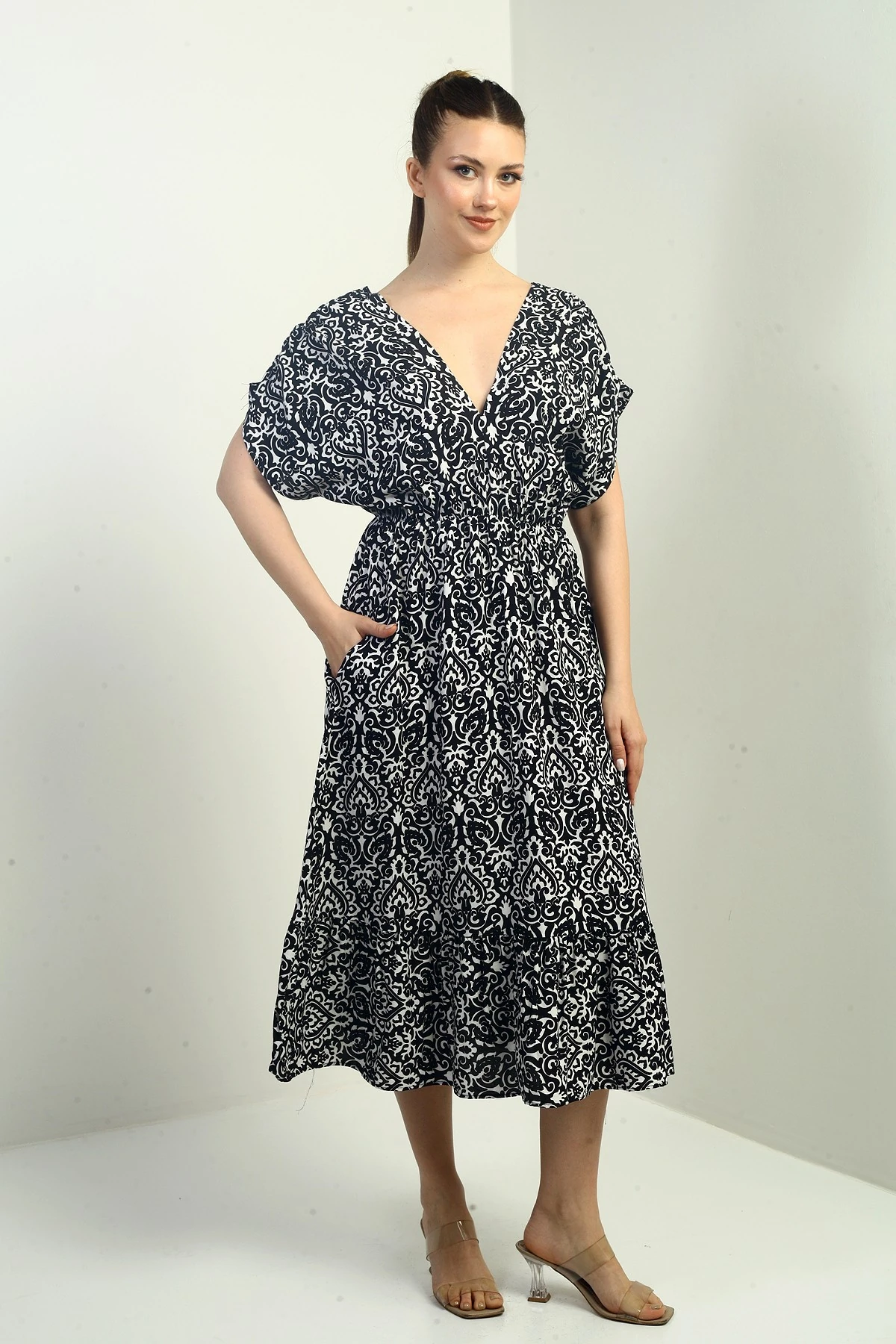 Kadın Ön Arka V Yaka Yarasa Kollu Cepli Etnik Desen Fırfırlı Elbise