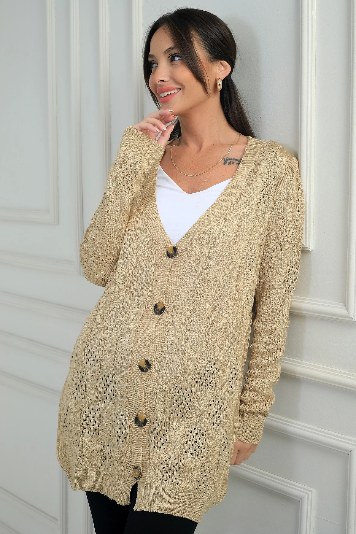 Kadın V Yaka Önü Düğmeli Rahat Kalıp Merserize Hırka