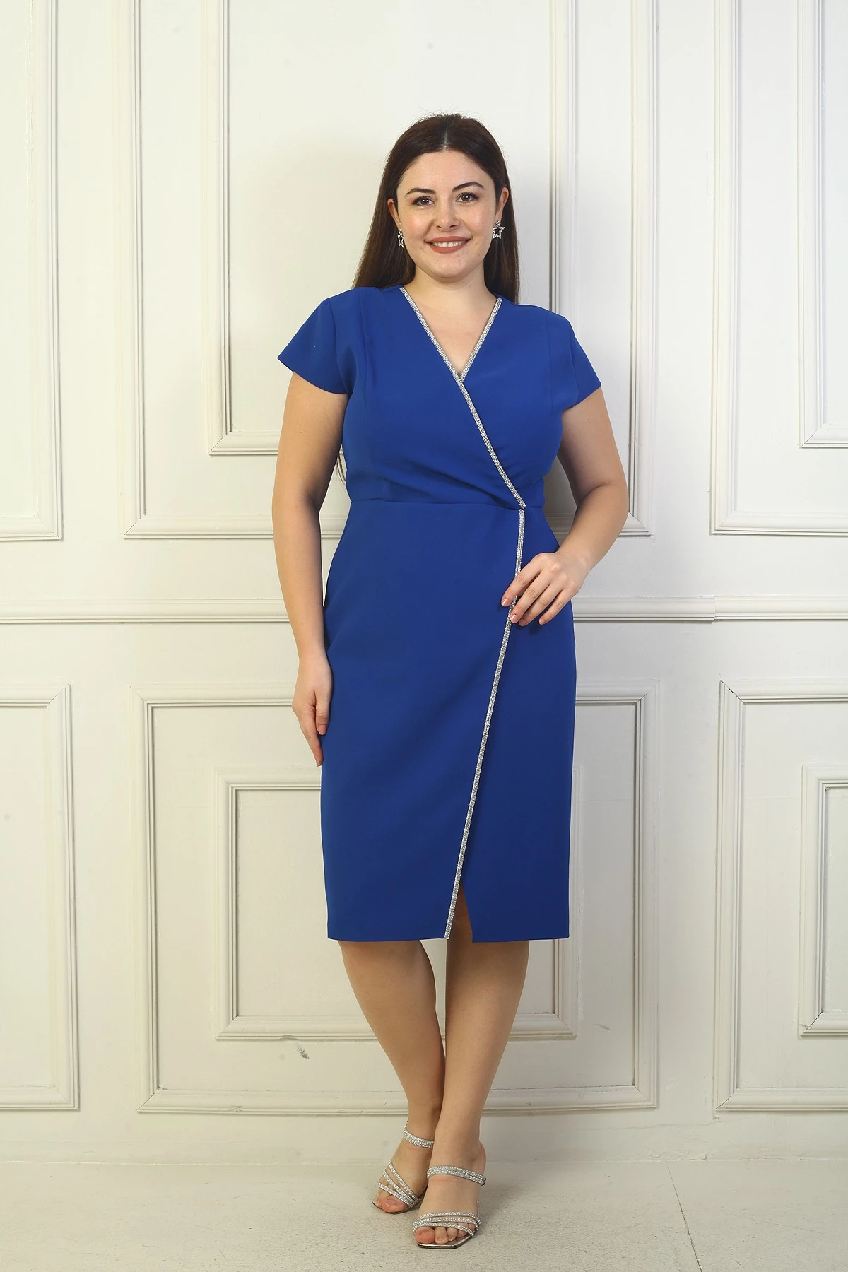 Kadın Kruvaze Yaka Yarım Ay Kollu Taş Detaylı Önü Yırtmaçlı B.B. Elbise