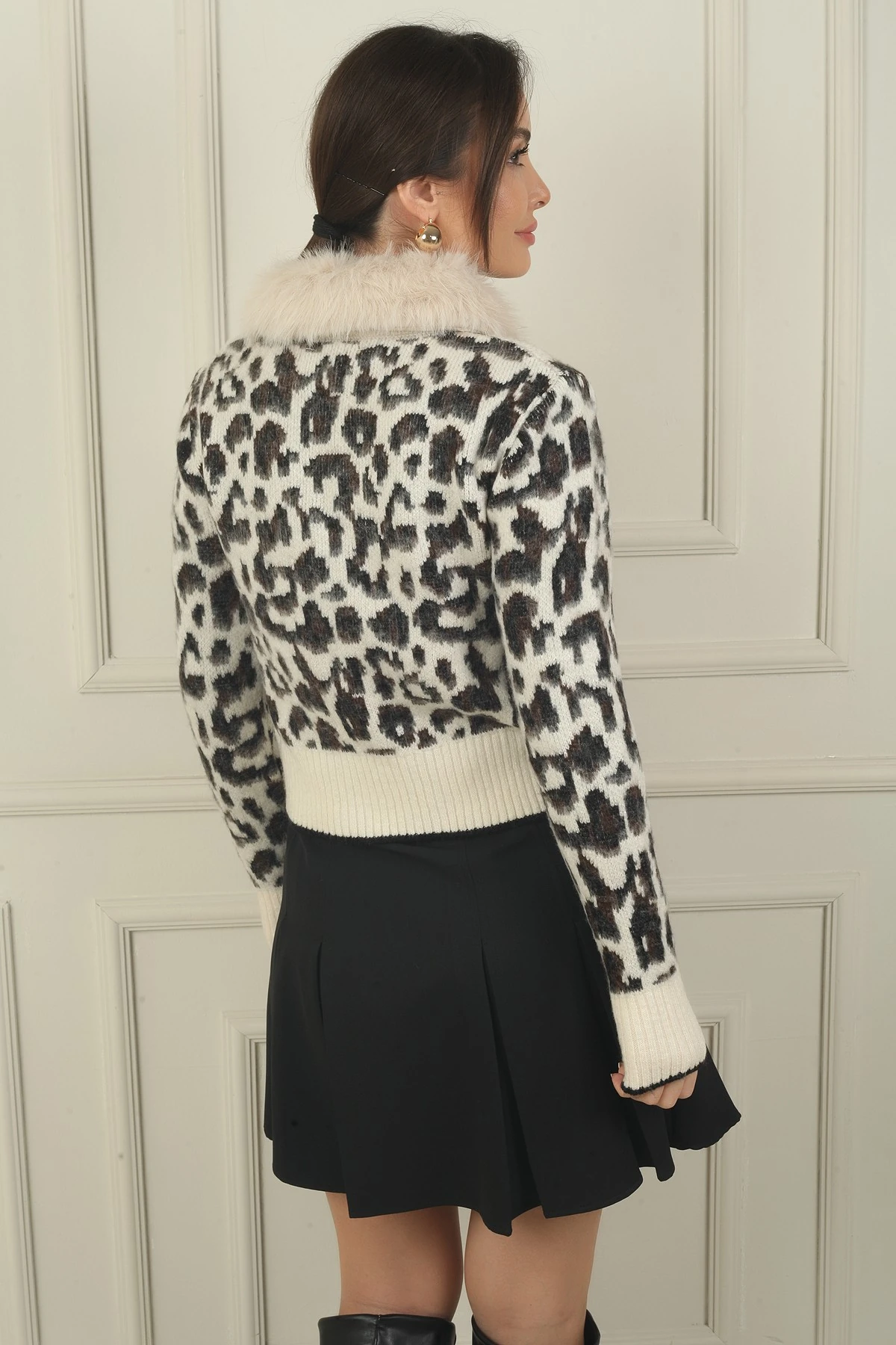 Kadın Önü Kurdela Bağcıklı Leopar Desen Kürk Yakalı Hırka
