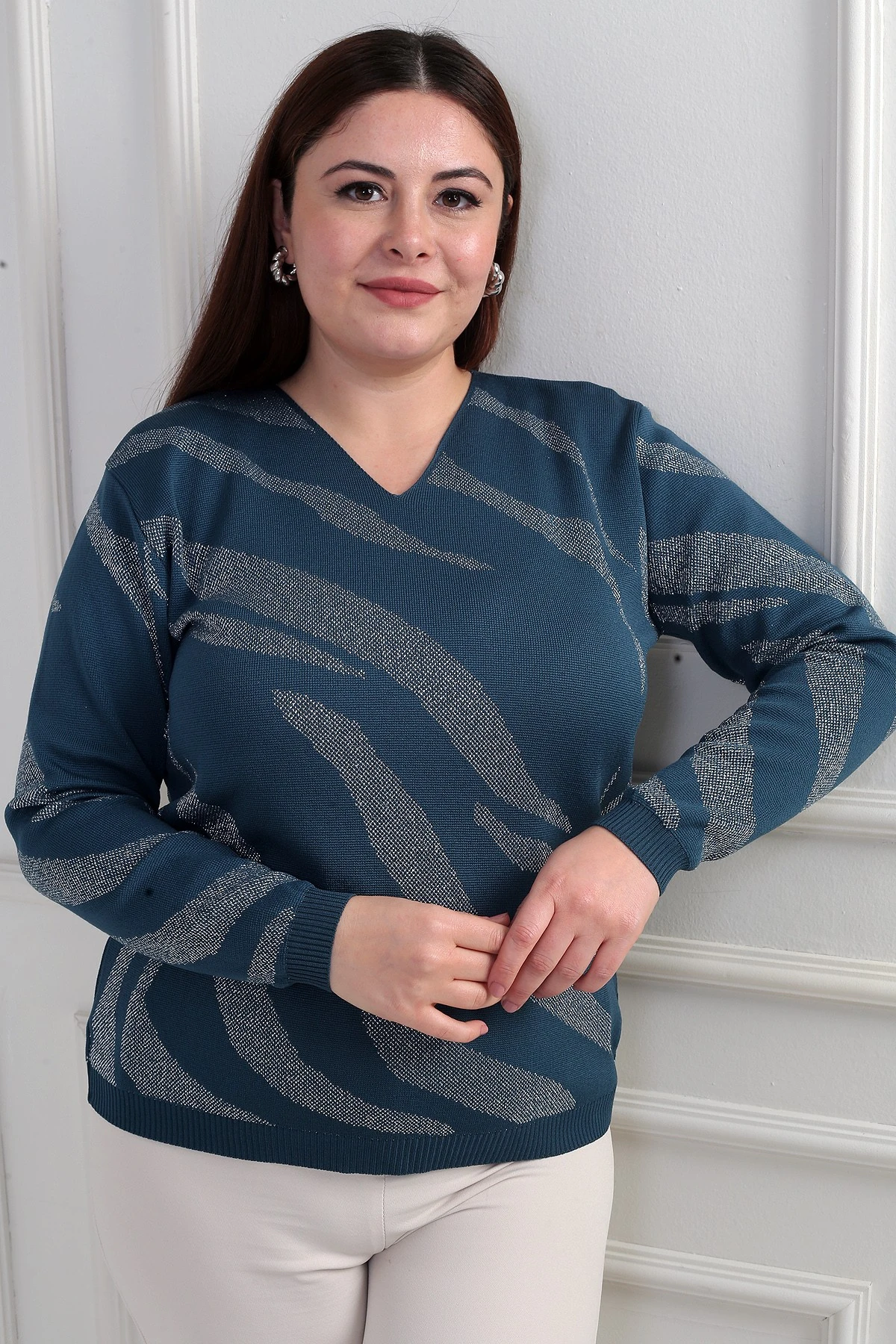 V Yaka Simli Zebra Desen Büyük Beden Bluz