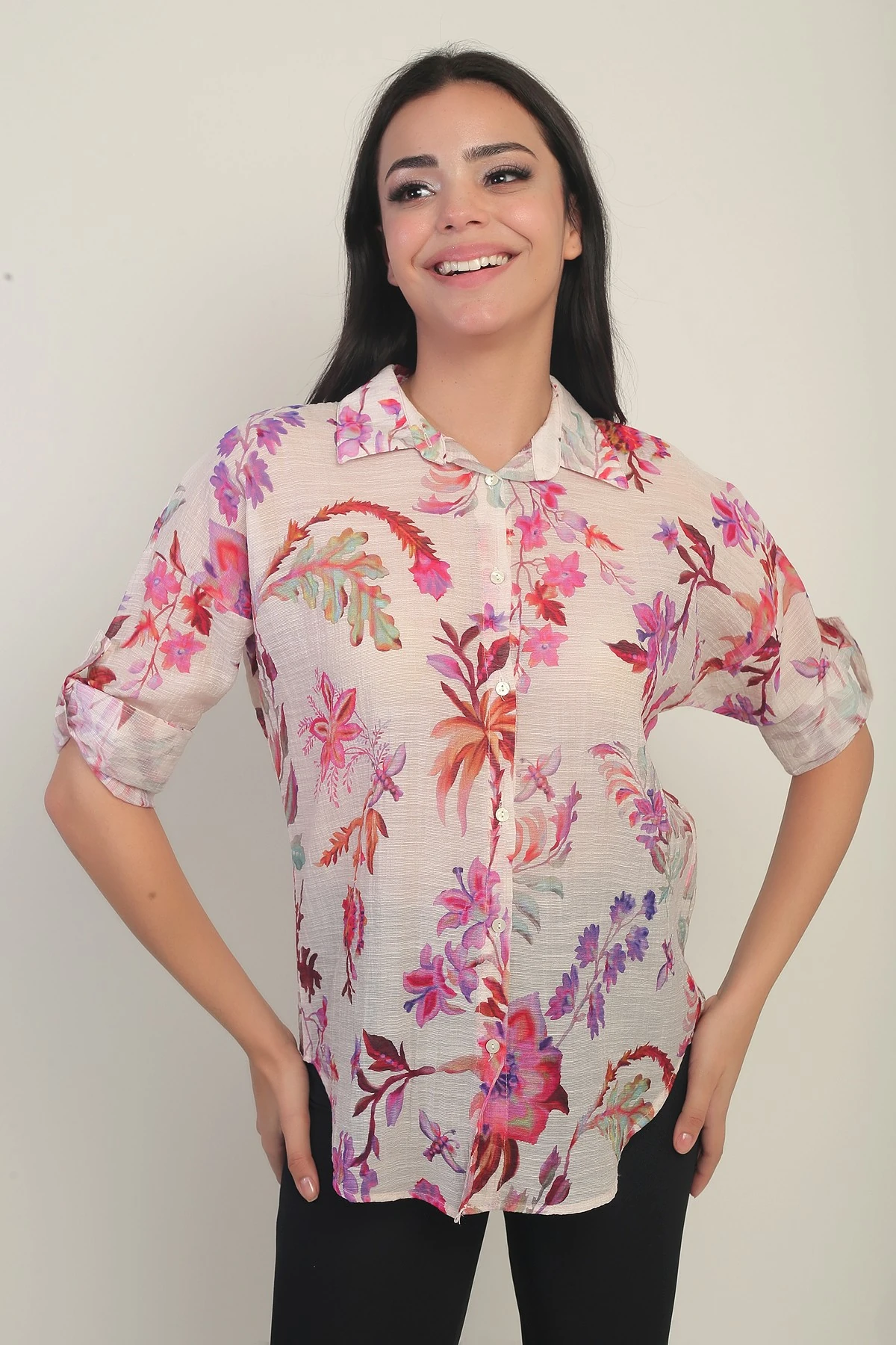 Kadın Çiçek Desenli Kol Katlamalı Gömlek